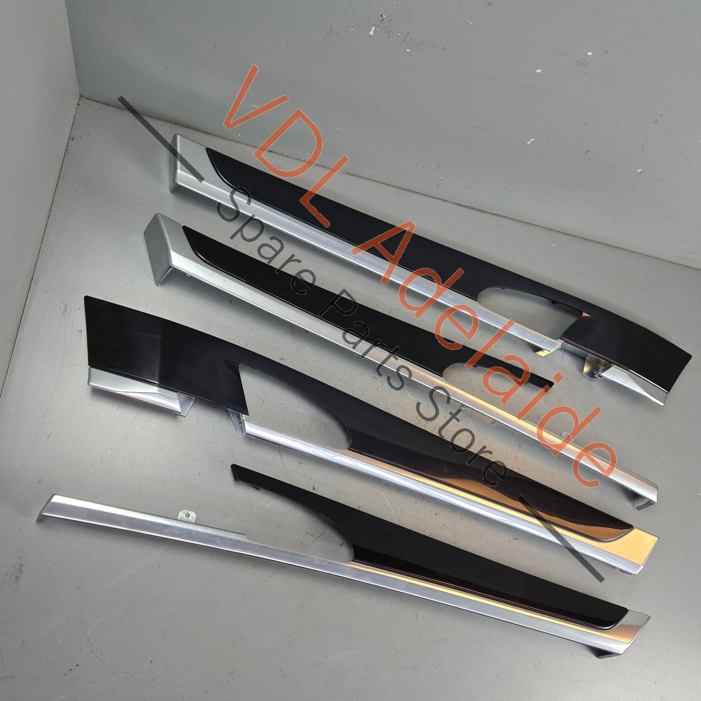 97055538100A61 97055538200A61 97055538300A61 97055538400A61 Porsche Panamera 970 Set of Gloss Black Door Trim Inserts