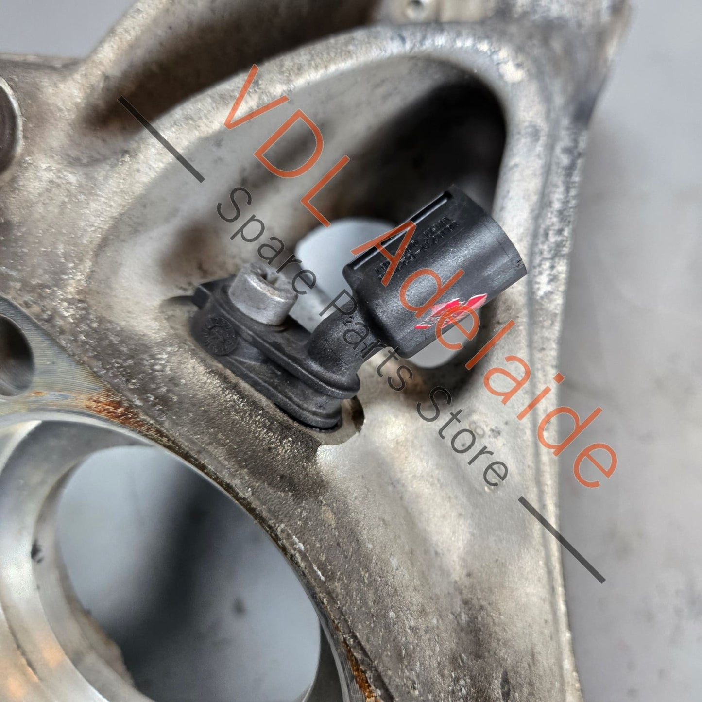 5Q0407257 5Q0407253 VW Golf R MK7 7.5 Front Left Wheel Bearing Housing 85mm 5Q0407257A 5Q0407253A