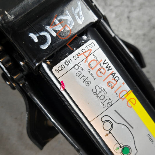 5Q0011031D    VW Golf MK7 Emergency Flat Tyre Jack 5Q0011031D