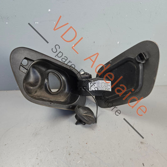5G0809857 5G0809909   VW Golf MK7 Fuel Filler Lid Door 5G0809857 5G0809909 Z1 / A7N Limestone Grey