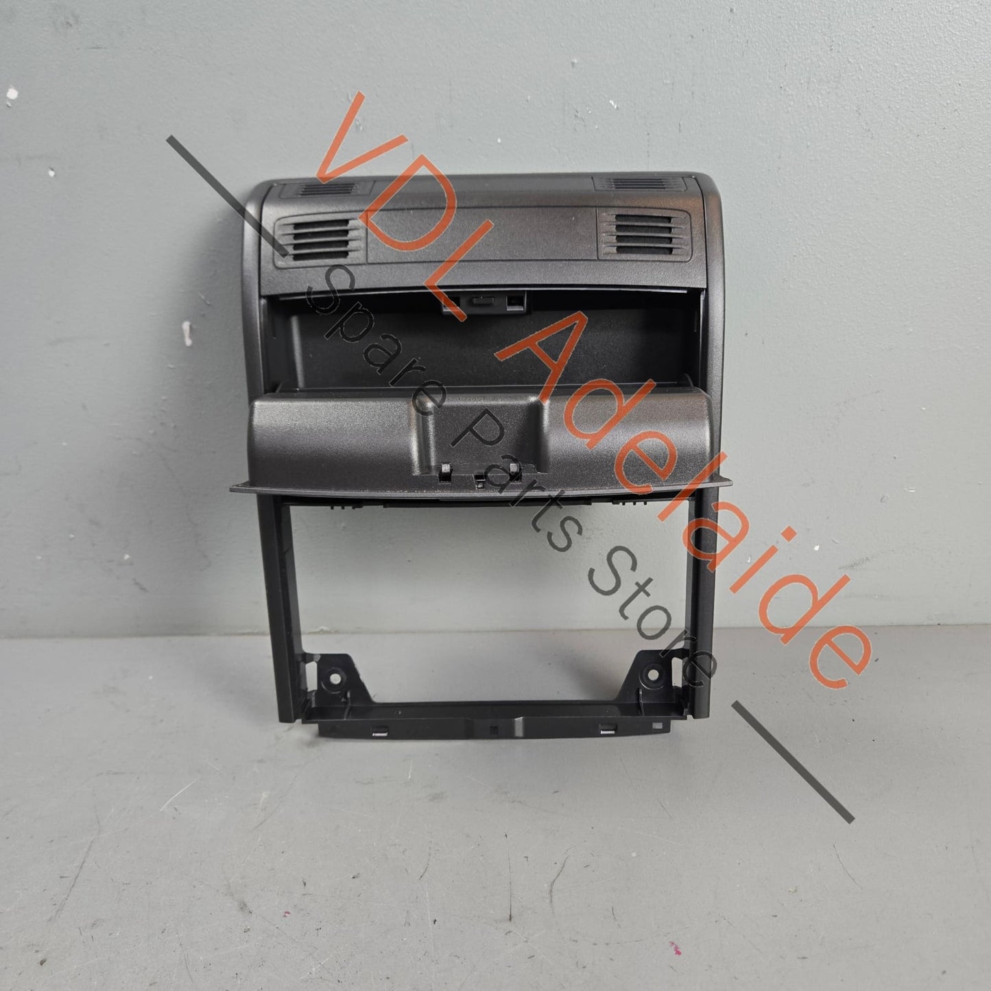 5Q0951172A 5G0868837A82V VW Golf MK7 Overhead Roof Console Storage Tray for Glasses w Anti Theft Sensor Alarm 5Q0951172A