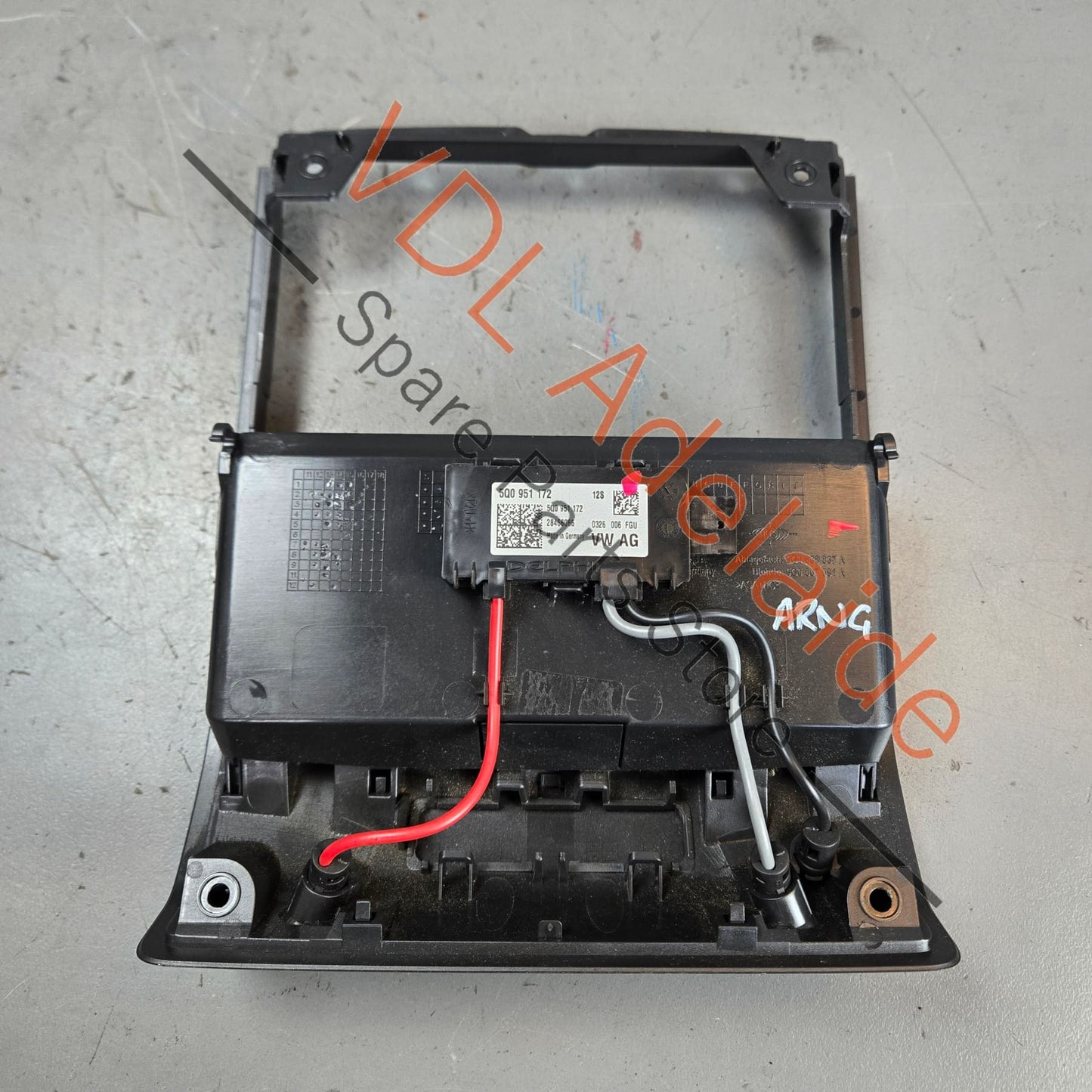 5Q0951172A 5G0868837A82V VW Golf MK7 Overhead Roof Console Storage Tray for Glasses w Anti Theft Sensor Alarm 5Q0951172A