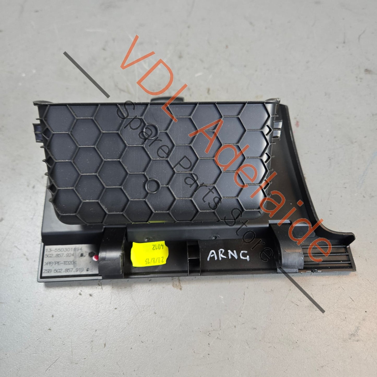 5G2857924 5G2857919C VW Golf MK7 Drivers Side RHS Glove Storage Compartment 5G2857919C 82V 5G2857924