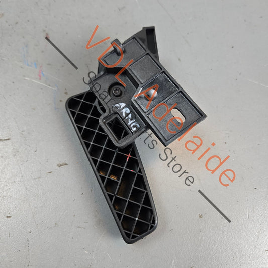 3C2823533 3C2823633A   VW Golf MK7 Bonnet Release Handle Pull Grip 3C2823533 3C2823633A