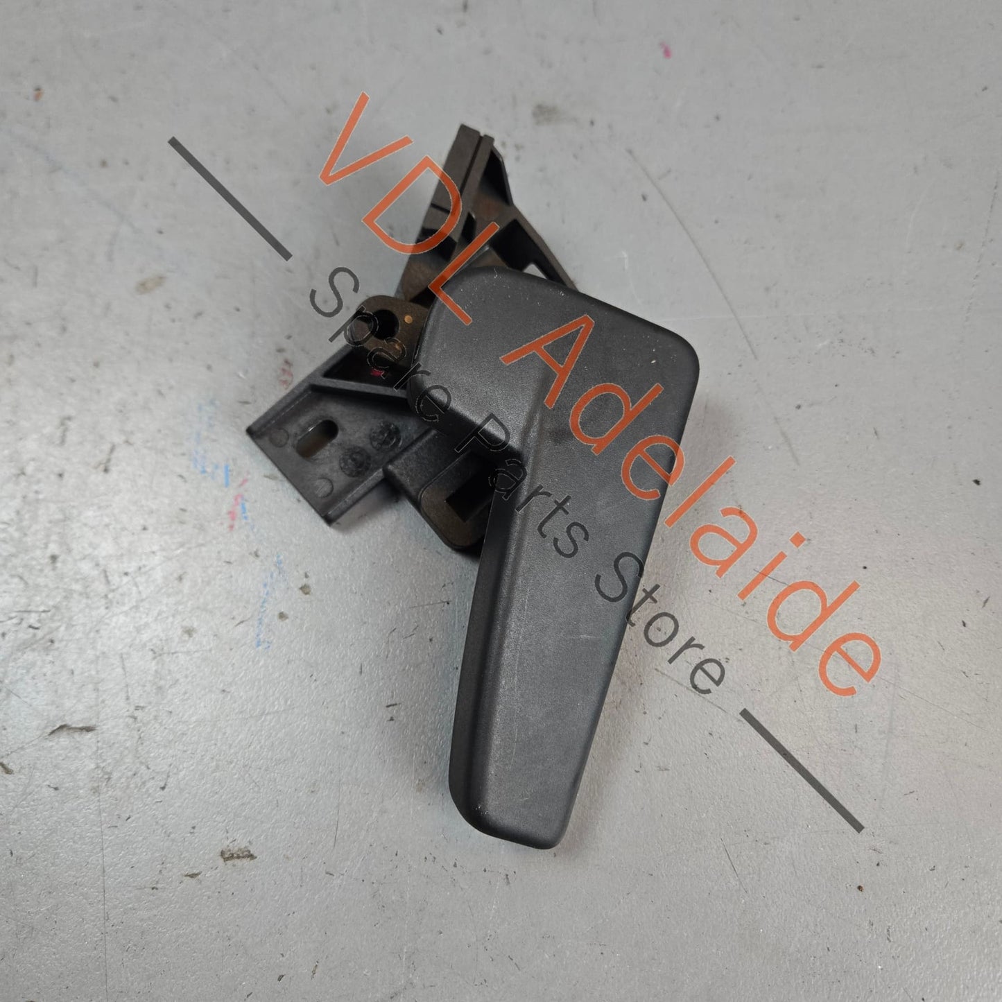 3C2823533 3C2823633A VW Golf MK7 Bonnet Release Handle Pull Grip 3C2823533 3C2823633A