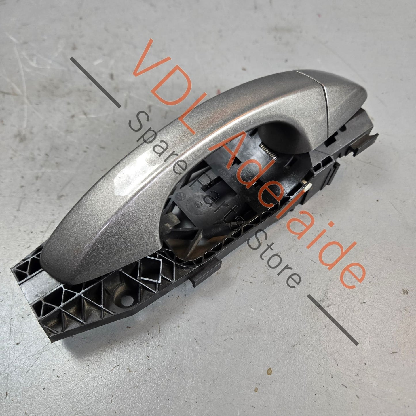 5G0837206N VW Golf R MK7 7.5 Exterior Door Handle Right 5G0837206N Limestone Grey