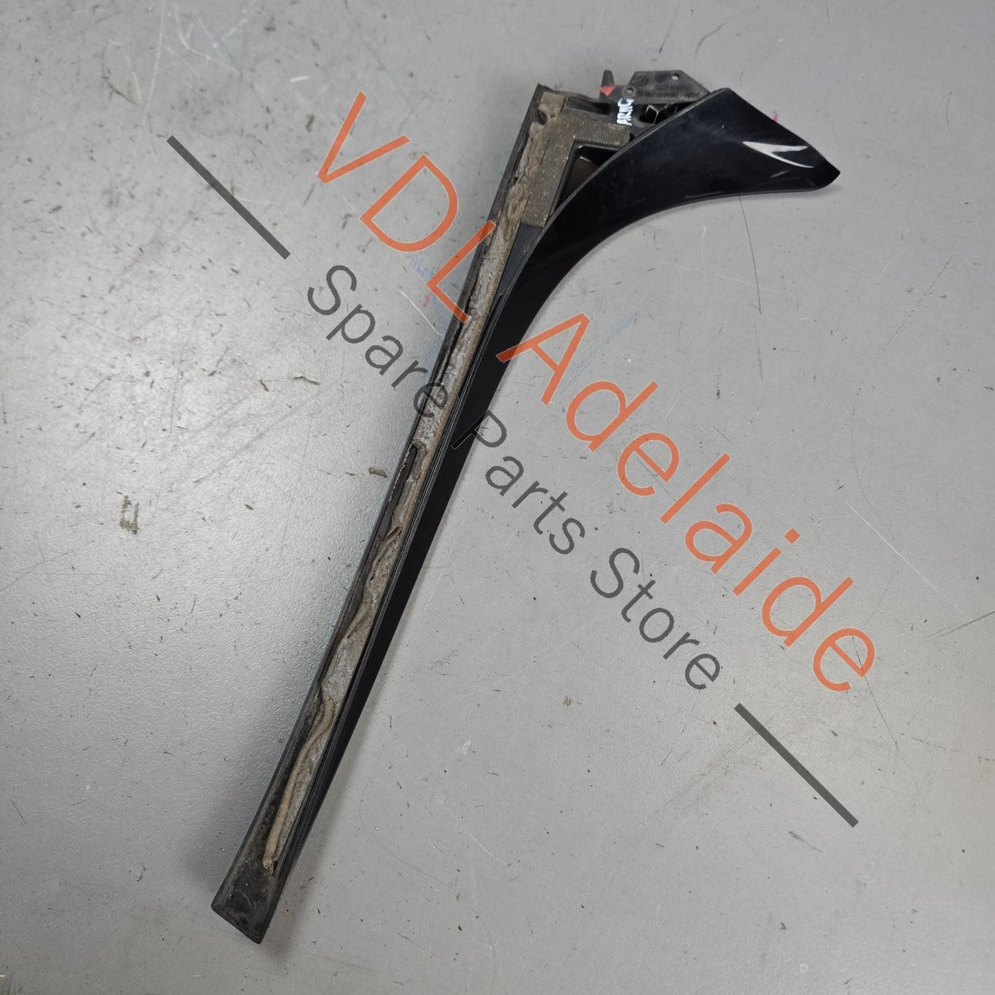 5G6805946C VW Golf MK7 7.5 Gti R Right Rear Window Spoiler Trim Molding 5G6805946C 041
