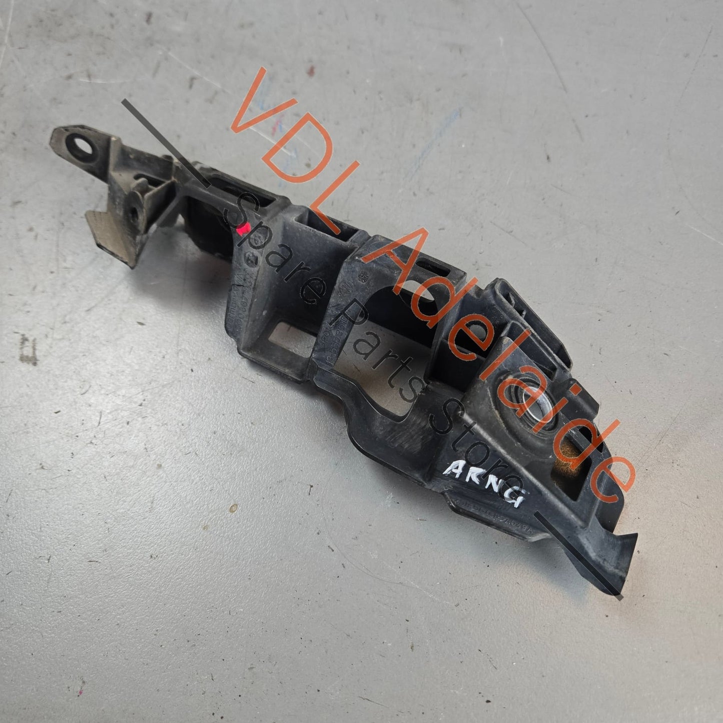 5G0807183A VW Golf MK7 Front Left Fender to Bumper Bracket 5G0807183A