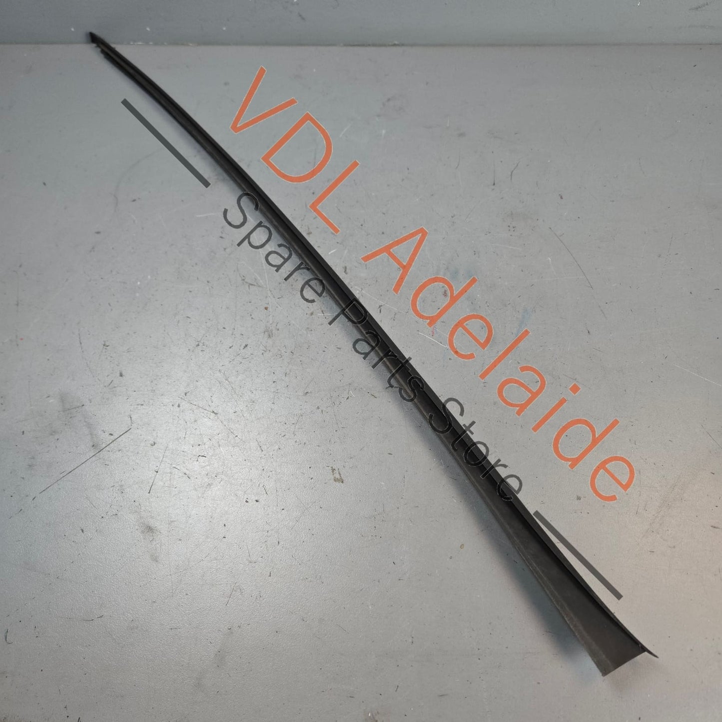 5G0854327A 5G0854327B VW Golf MK7 Left Windscreen Water Deflector Edge Strip Trim Air Guide 5G0854327B