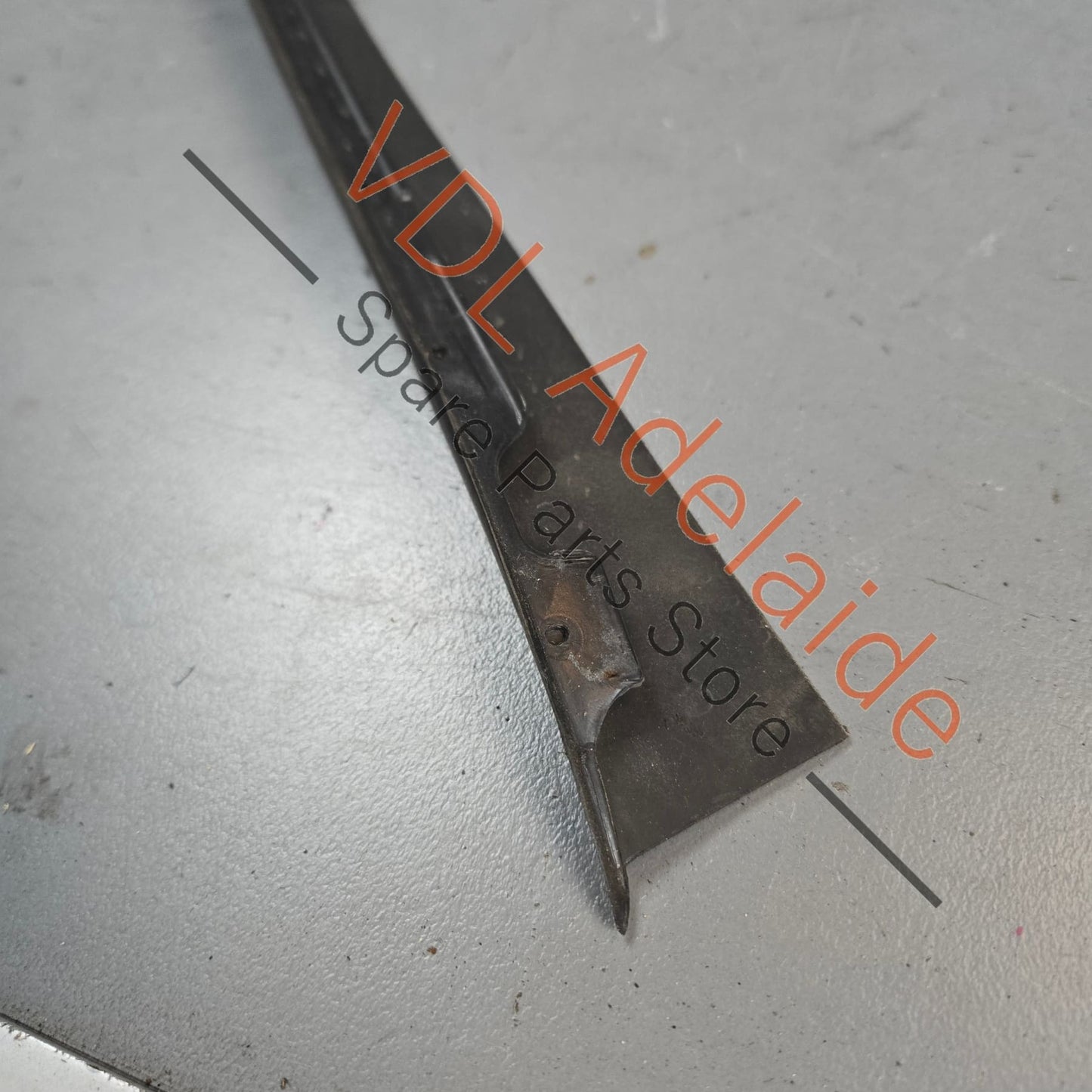 5G0854327A 5G0854327B VW Golf MK7 Left Windscreen Water Deflector Edge Strip Trim Air Guide 5G0854327B