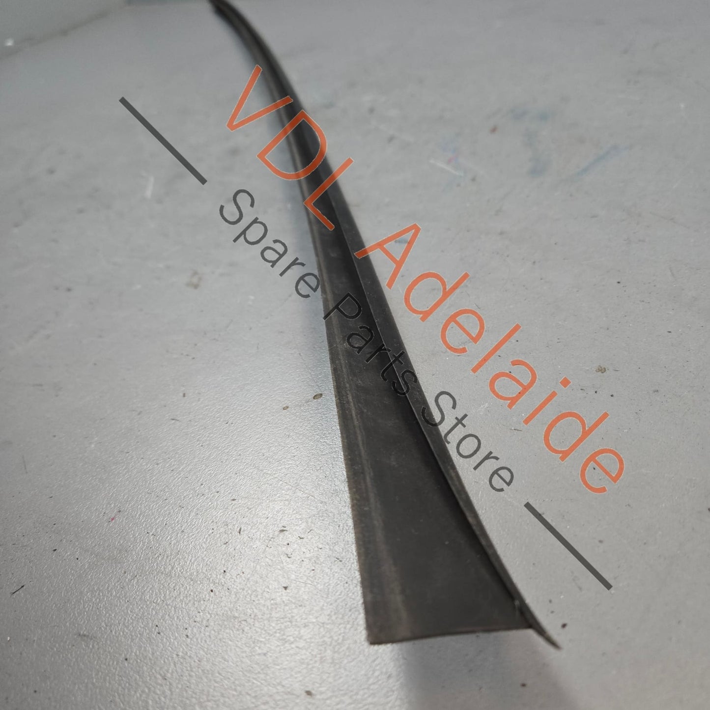 5G0854327A 5G0854327B VW Golf MK7 Left Windscreen Water Deflector Edge Strip Trim Air Guide 5G0854327B