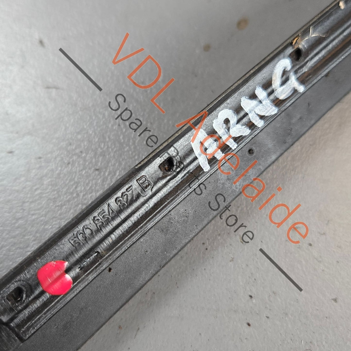 5G0854327A 5G0854327B VW Golf MK7 Left Windscreen Water Deflector Edge Strip Trim Air Guide 5G0854327B