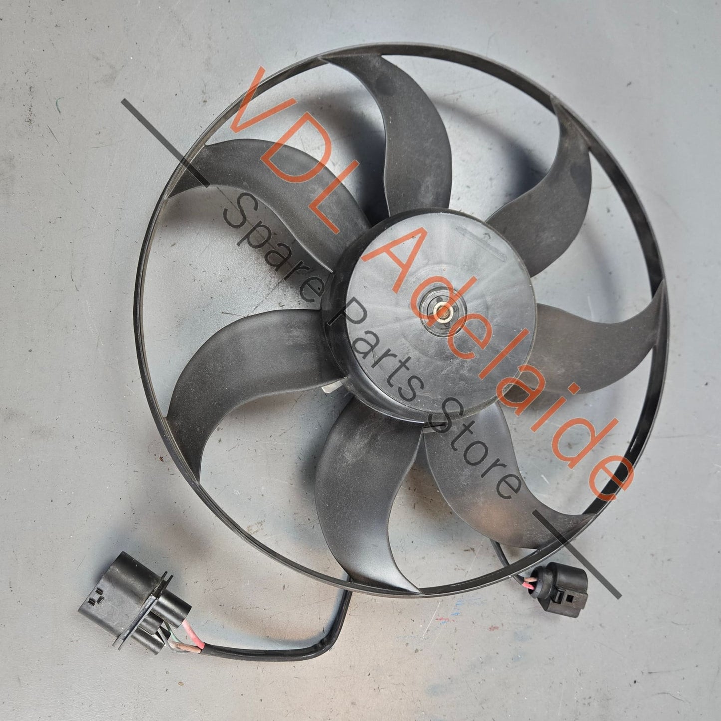 1K0959455FP 1K0959455EA VW Golf Polo Radiator Fan 1K0959455EA 1K0959455FP 220W 365mm