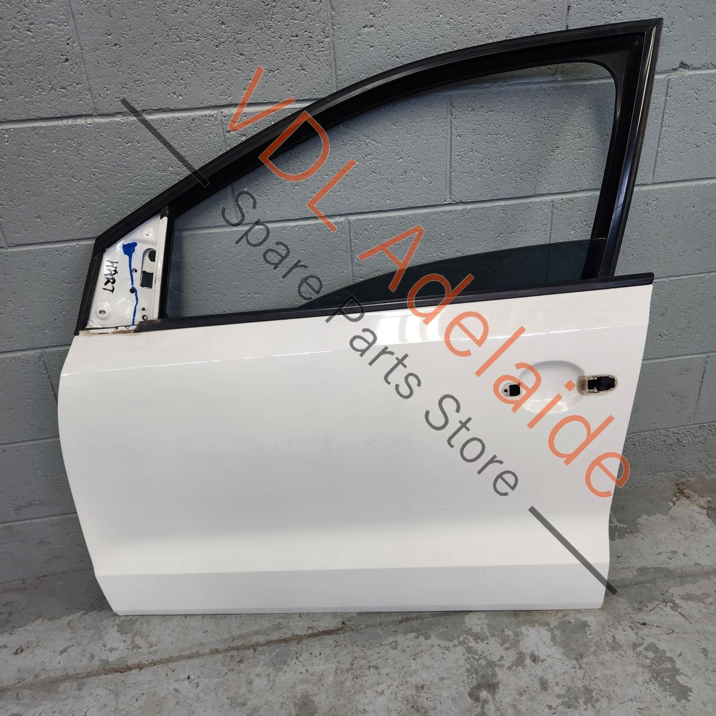 6R4831055J VW Polo 6R Front Left Door Shell Panel Candy White B4 / B9A