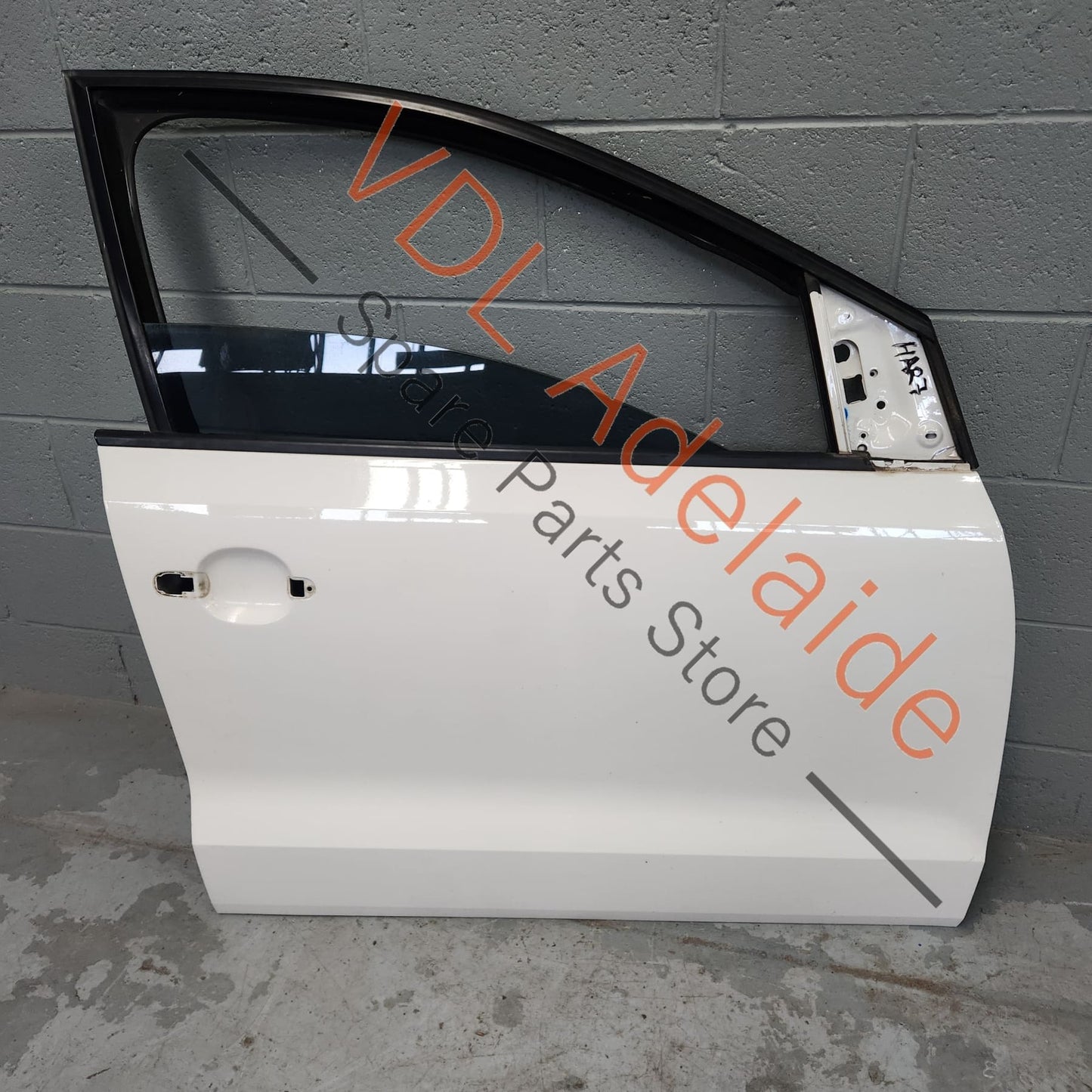 6R4831056J VW Polo 6R Front Right Door Shell Panel Candy White B4 / B9A