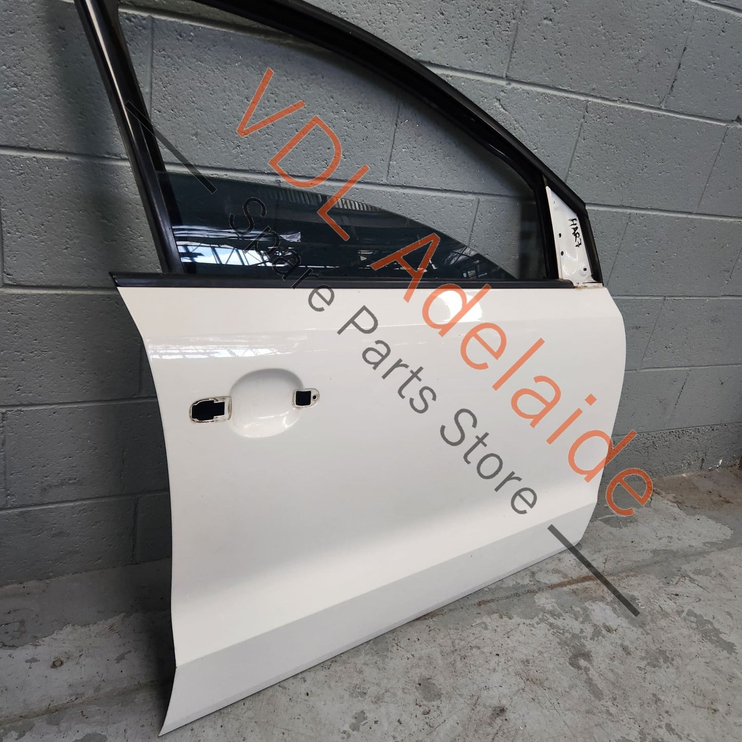 6R4831056J VW Polo 6R Front Right Door Shell Panel Candy White B4 / B9A