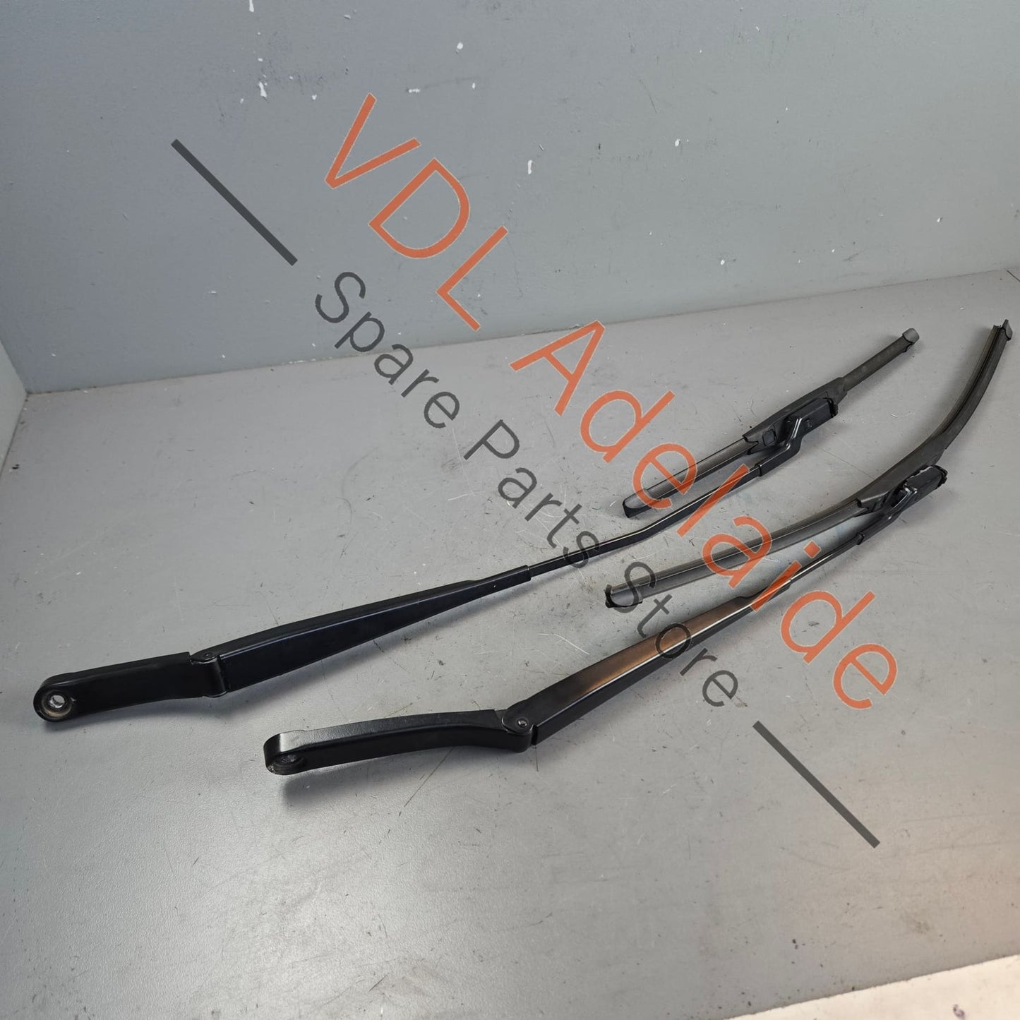 6R2955409A 6R2998002 6R2955410A VW Polo MK5 6R Pair of Windscreen Wiper Arms 6R2998002 6R2955410A 6R2955409A