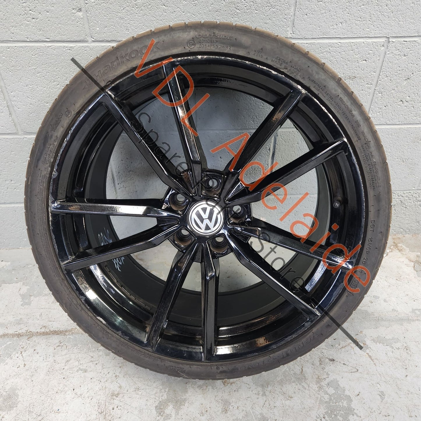 5G0601025AJAX1 5G0601025AJ VW Golf 19in Pretoria style alloy wheel Straight & free of cracks 19x8.5 ET 45 #02