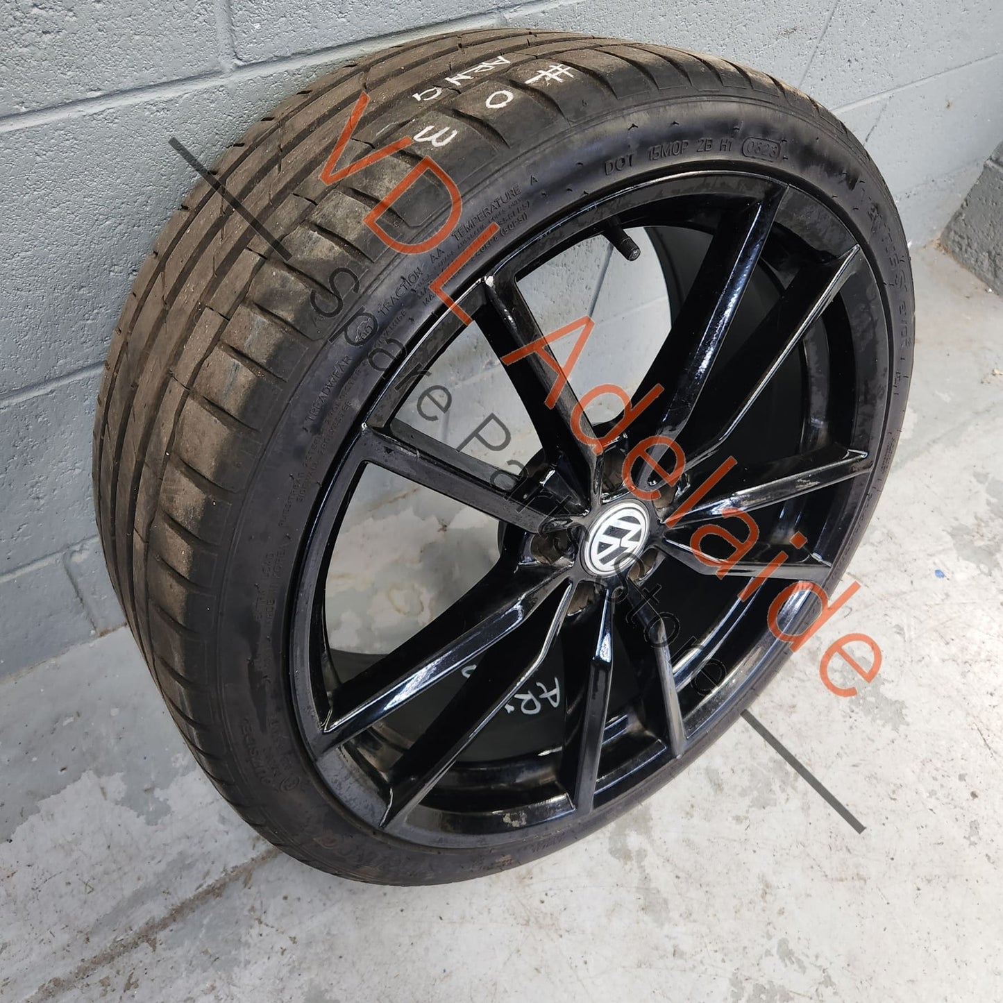 5G0601025AJAX1 5G0601025AJ VW Golf 19in Pretoria style alloy wheel Straight & free of cracks 19x8.5 ET 45 #03