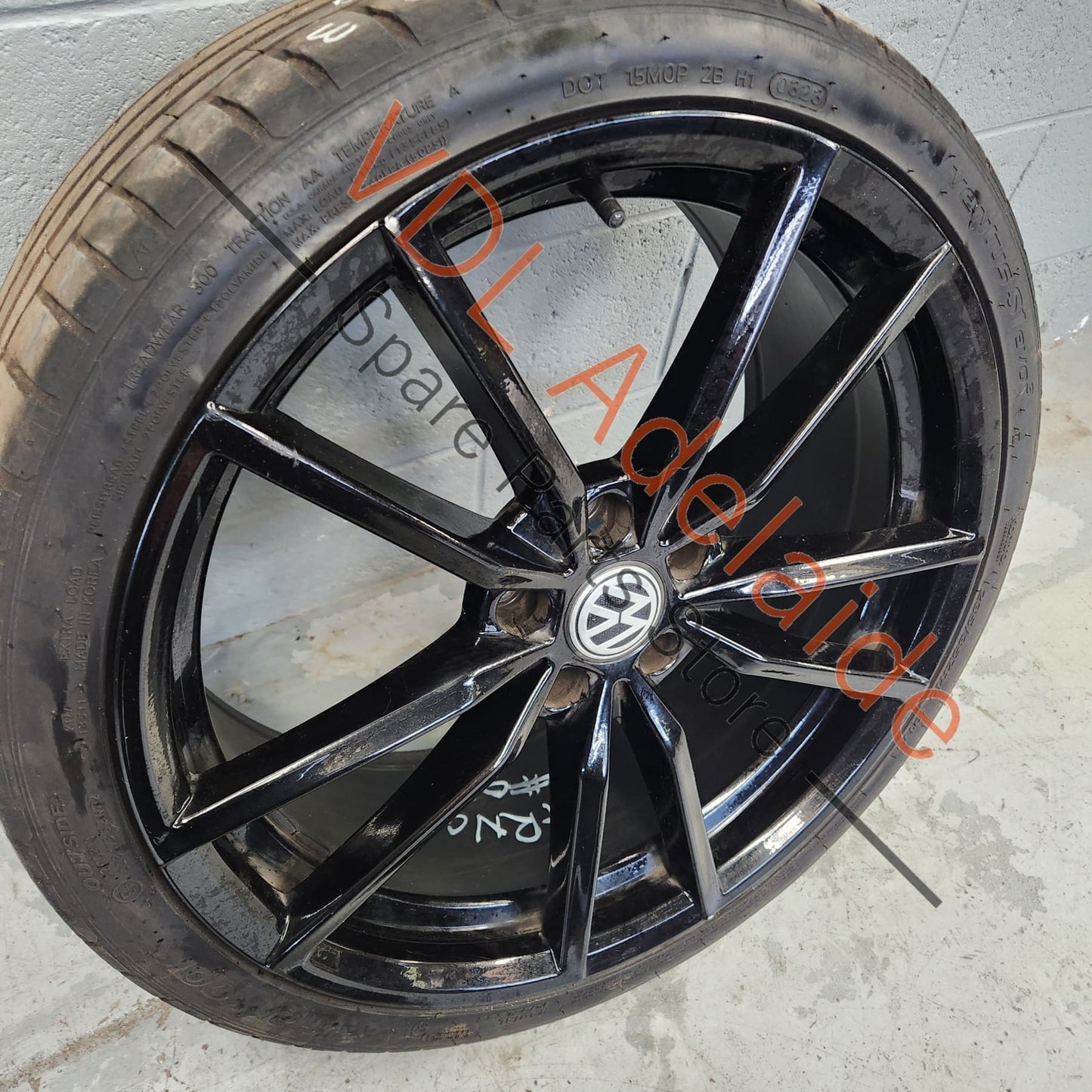 5G0601025AJAX1 5G0601025AJ VW Golf 19in Pretoria style alloy wheel Straight & free of cracks 19x8.5 ET 45 #03