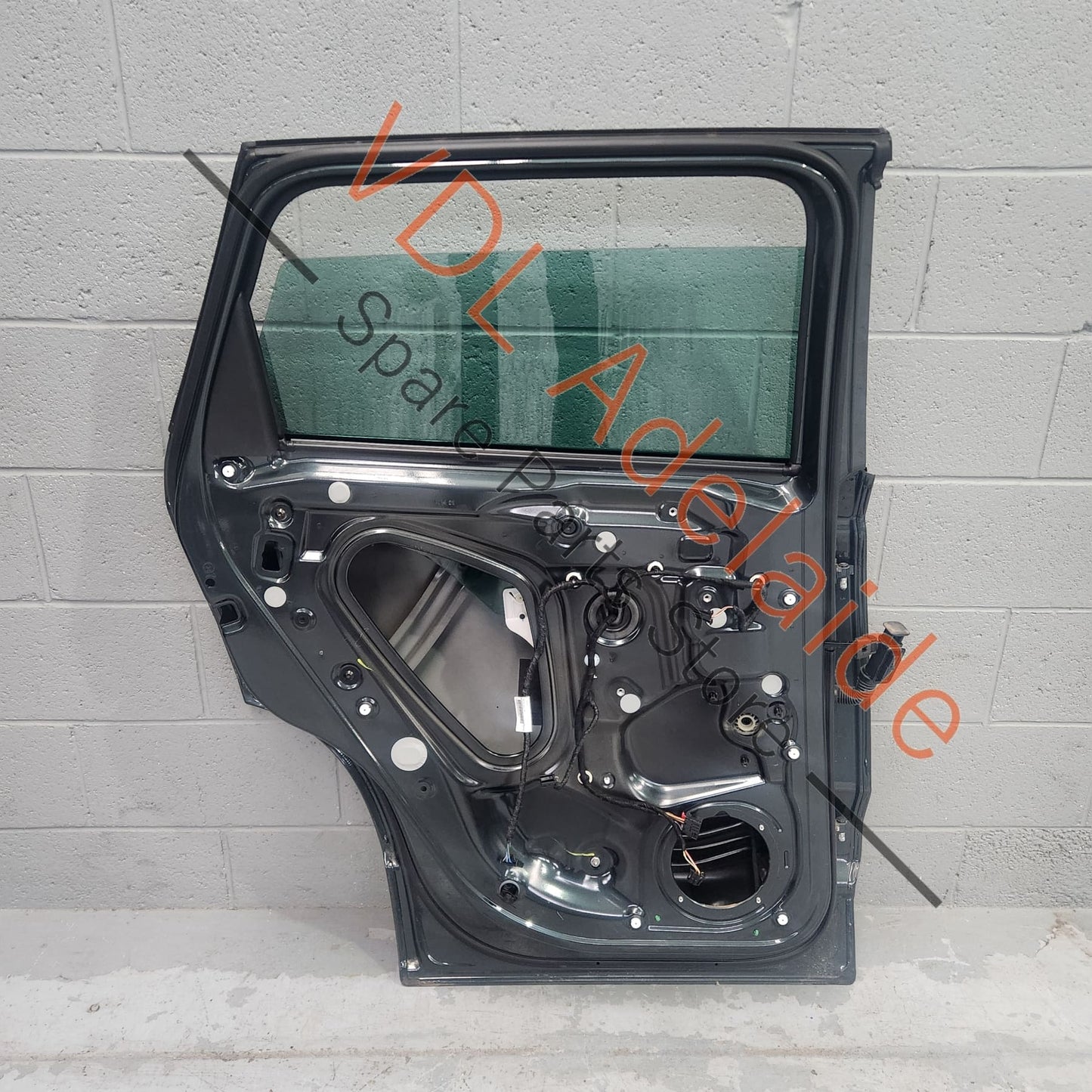 575 833 051 J Cupra Ateca Rear Left Door Shell w Glass 9S / X6T Camouflage Green Metallic 575833051J