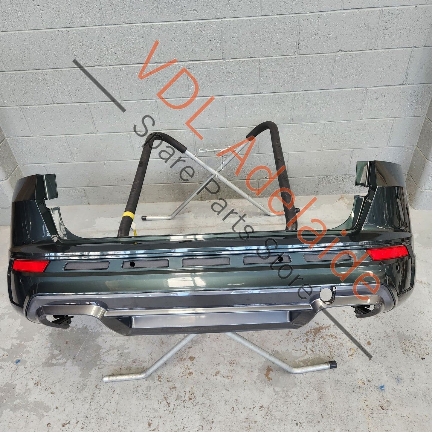 575 807 421 G GRU 575 807 568 D 9DG Cupra Ateca Rear Bumper Cover w Diffuser 9S / X6T Camouflage Green Metallic