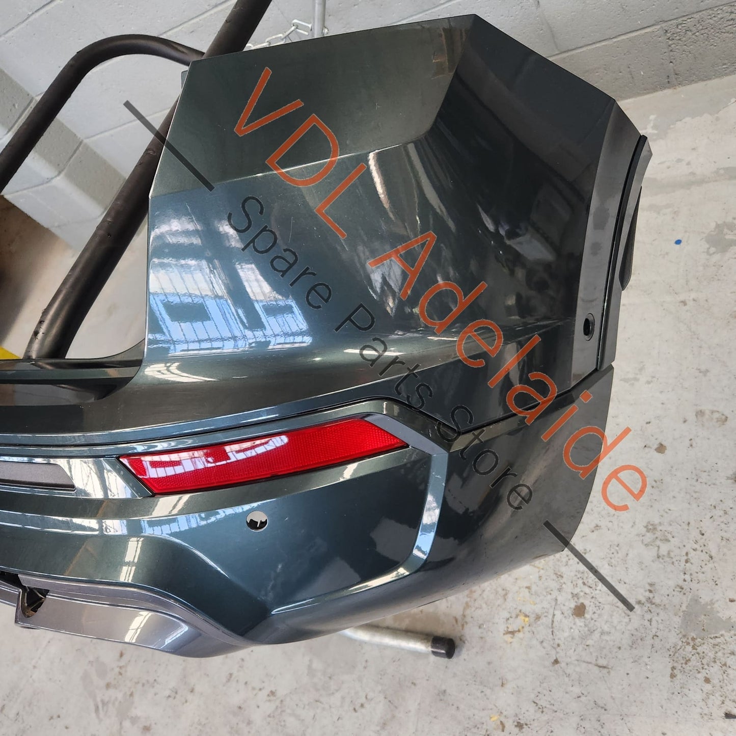 575 807 421 G GRU 575 807 568 D 9DG Cupra Ateca Rear Bumper Cover w Diffuser 9S / X6T Camouflage Green Metallic
