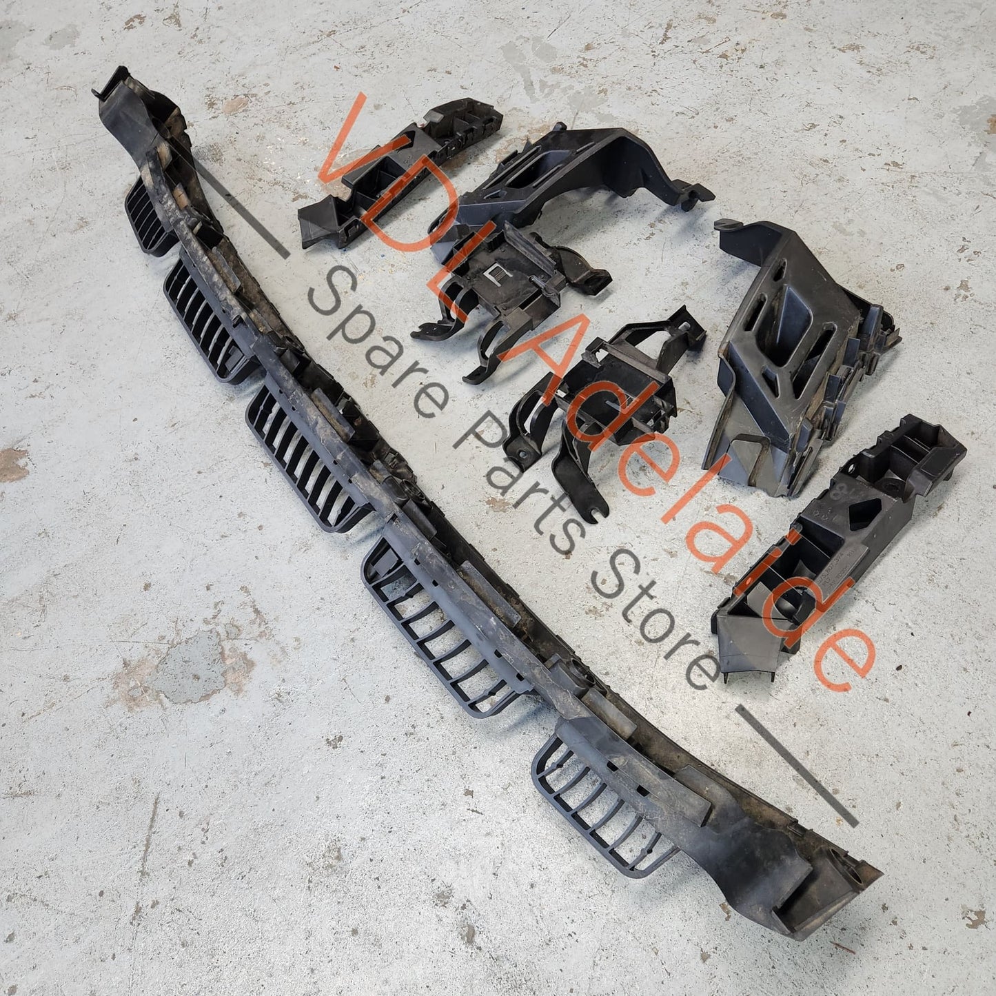 575 807 421 G GRU 575 807 568 D 9DG Cupra Ateca Rear Bumper Cover w Diffuser 9S / X6T Camouflage Green Metallic