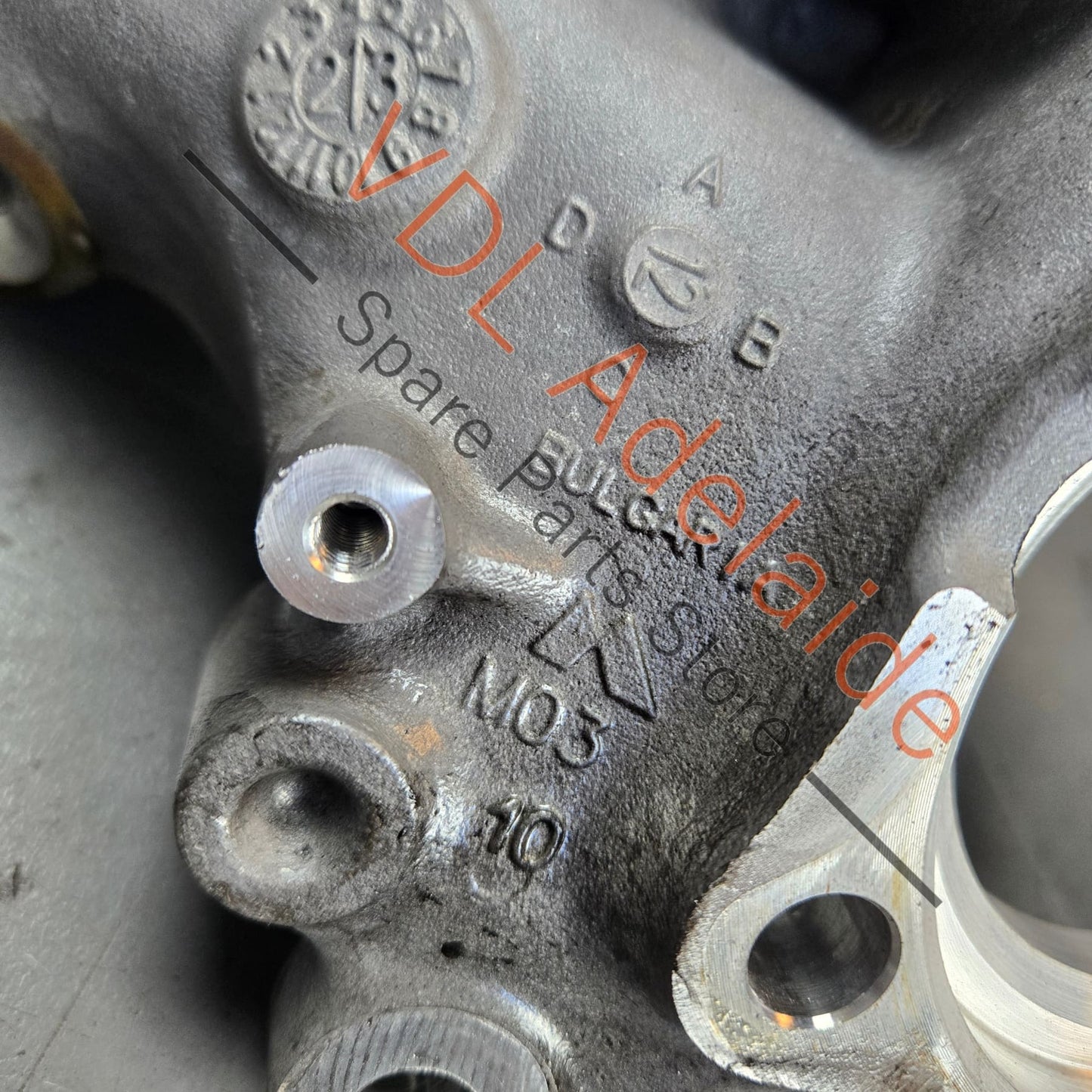 8W0505432Q 8W0505460D Audi A4 A5 RS5 RS4 Rear Right Wheel Hub Knuckle Bearing Housing 8W0505432Q 8W0505460D