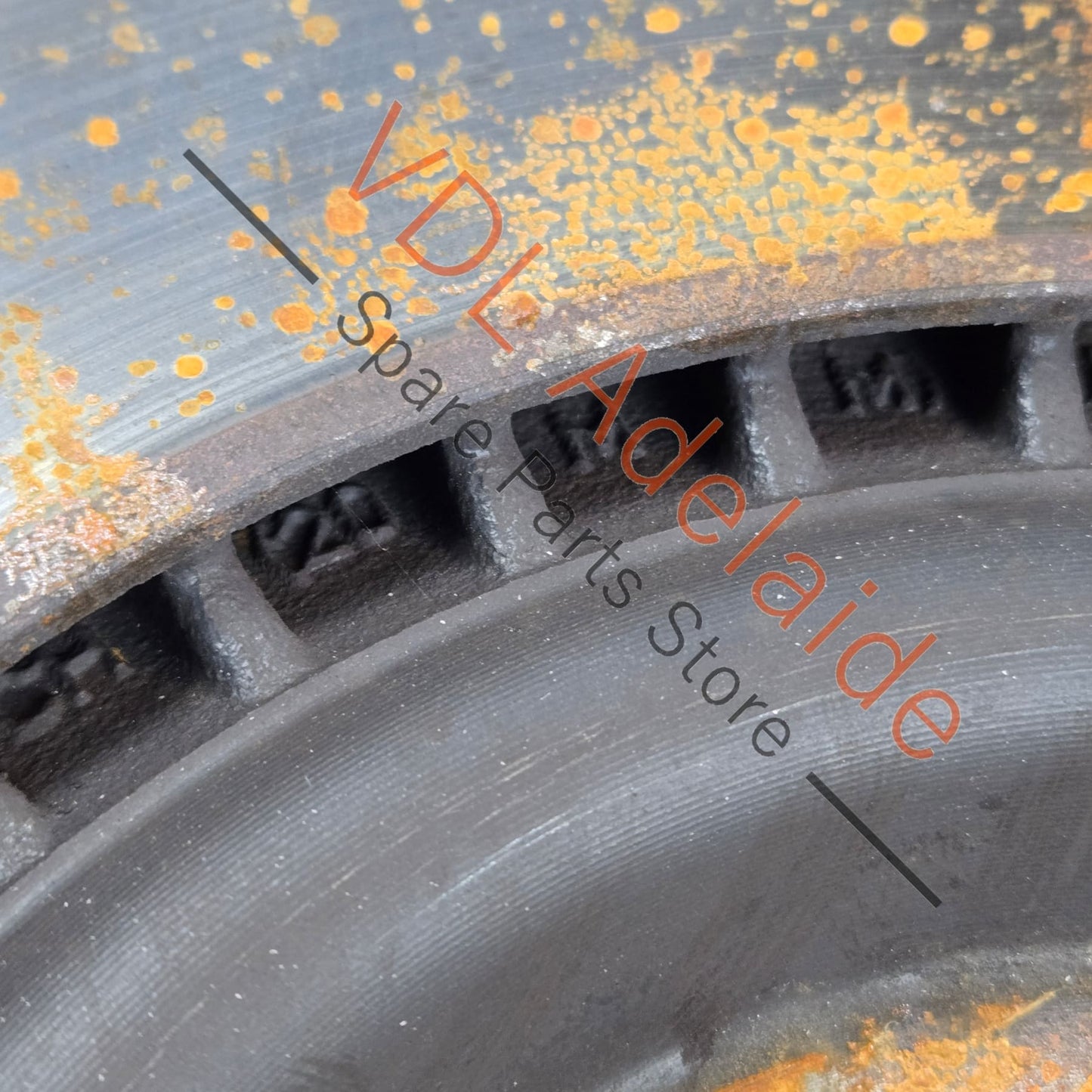 8W0615601K Audi S5 S4 B9 Rear Brake Disc Rotor Set 330x22mm 8W0615601K 80% remaining life