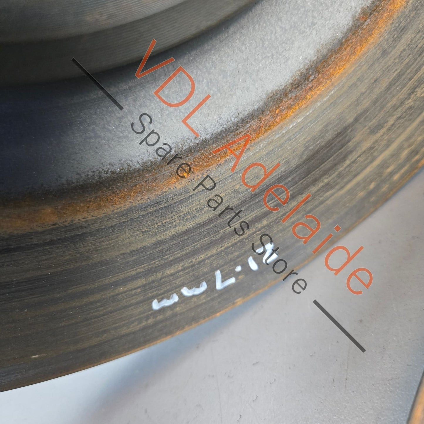 8W0615601K Audi S5 S4 B9 Rear Brake Disc Rotor Set 330x22mm 8W0615601K 80% remaining life