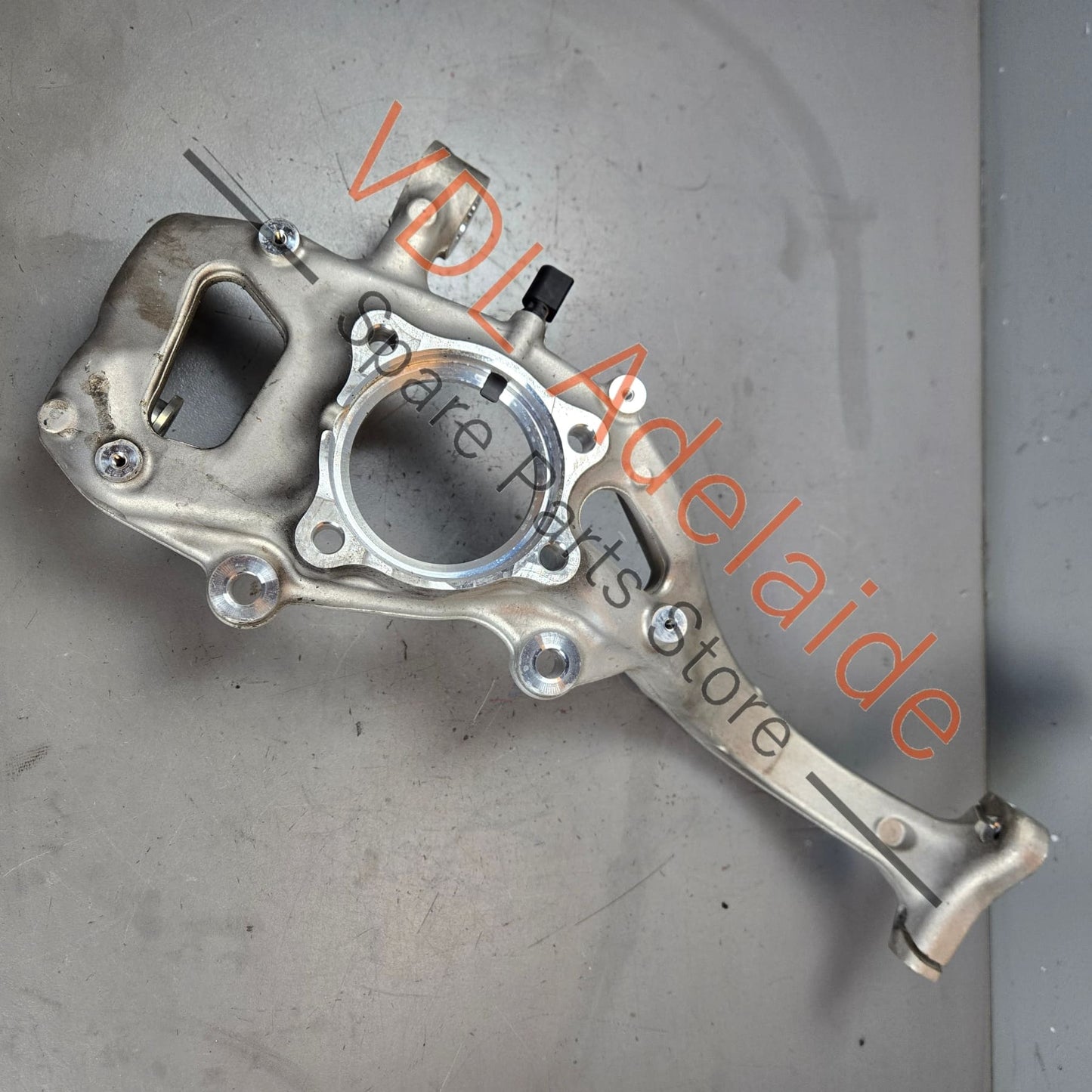 8W0407253F 8W0407599 8W0407241F Audi A4 A5 S4 S5 B9 F5 Front Left Suspension Wheel Bearing Housing Hub Knuckle 8W0407253F 8W0407559