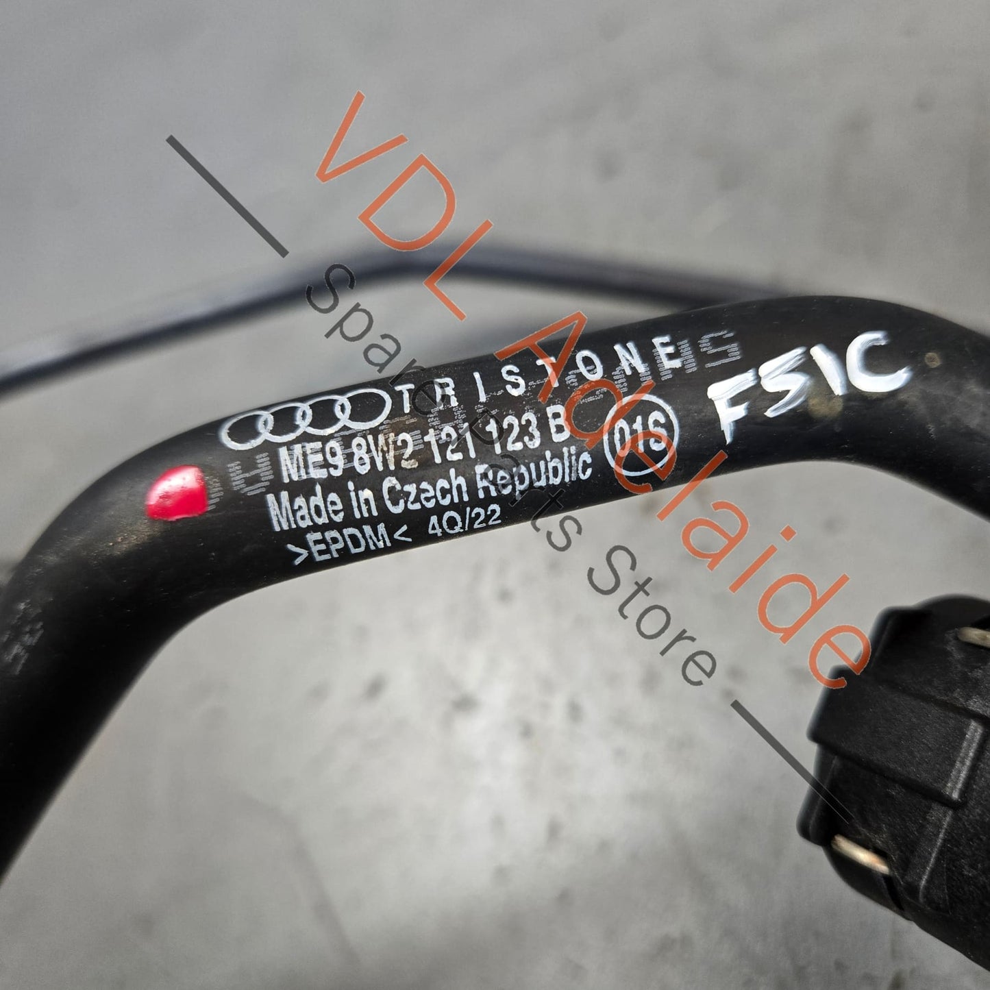 8W2121123B 8W2122109F Audi S4 S5 B9 Coolant Tank Hose Pipe 8W2122109F 8W2121123B