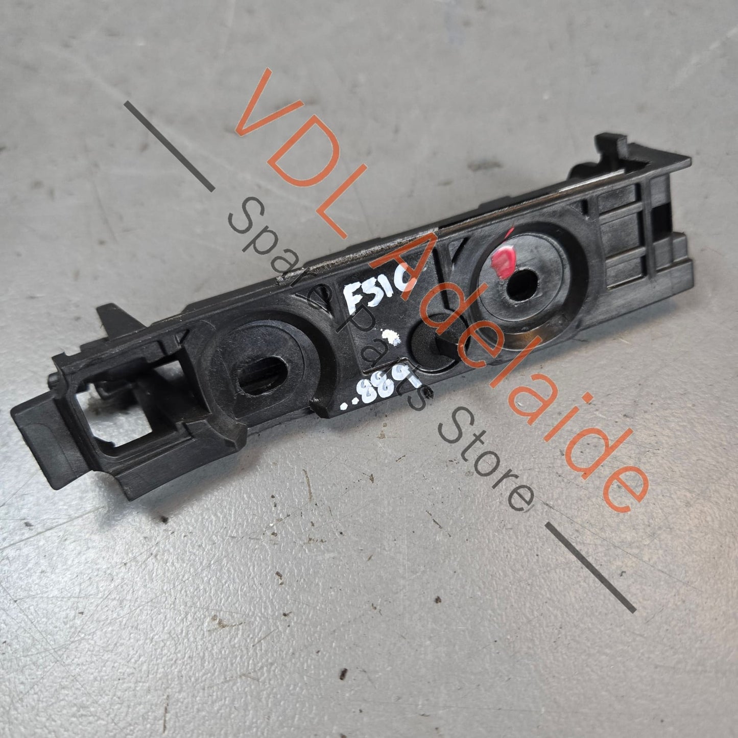 8W6807889 Audi A5 S5 A5 B9 Left Side Rear Bumper Retaining Bracket 8W6807889