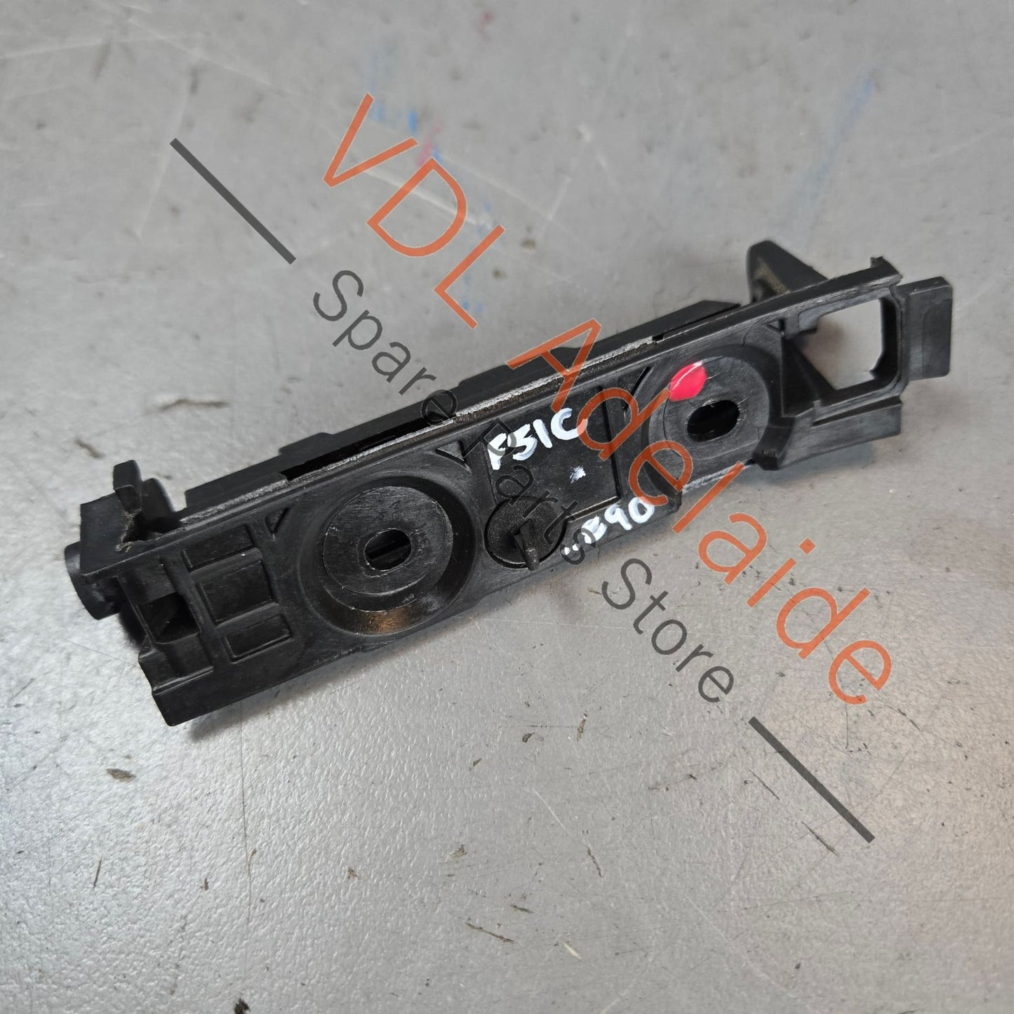 8W6807890 Audi A5 S5 A5 B9 Right Side Rear Bumper Retaining Bracket 8W6807890