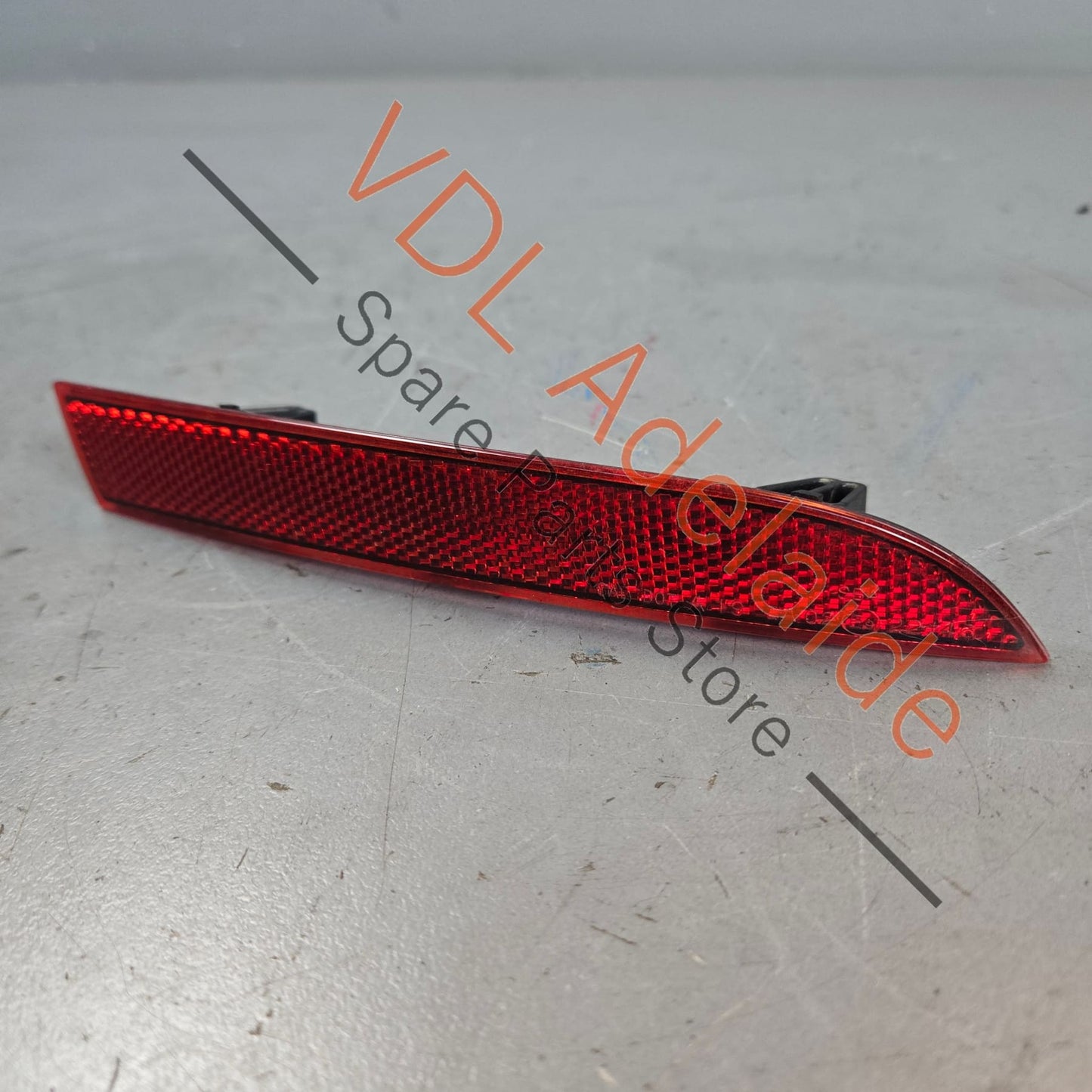 8W0945106AC Audi A4 S4 RS4 A5 S5 RS5 B9 Right Outer Rear Bumper Reflector 8W0945106AC