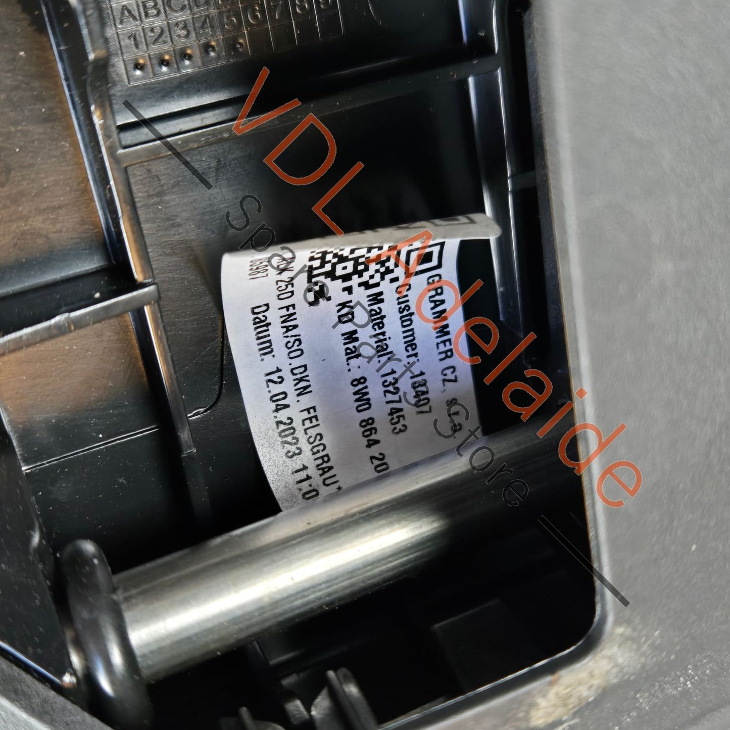 8W0864207JEWL Genuine Audi S4 S5 F5 B9 Centre Console Armrest 8W0864207J EWL Black Leather