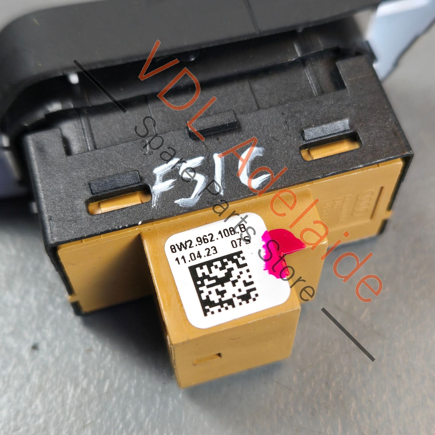 8W2962108B Audi A4 S4 RS4 B9 Right Front Door Central Lock Button Switch 8W2962108B