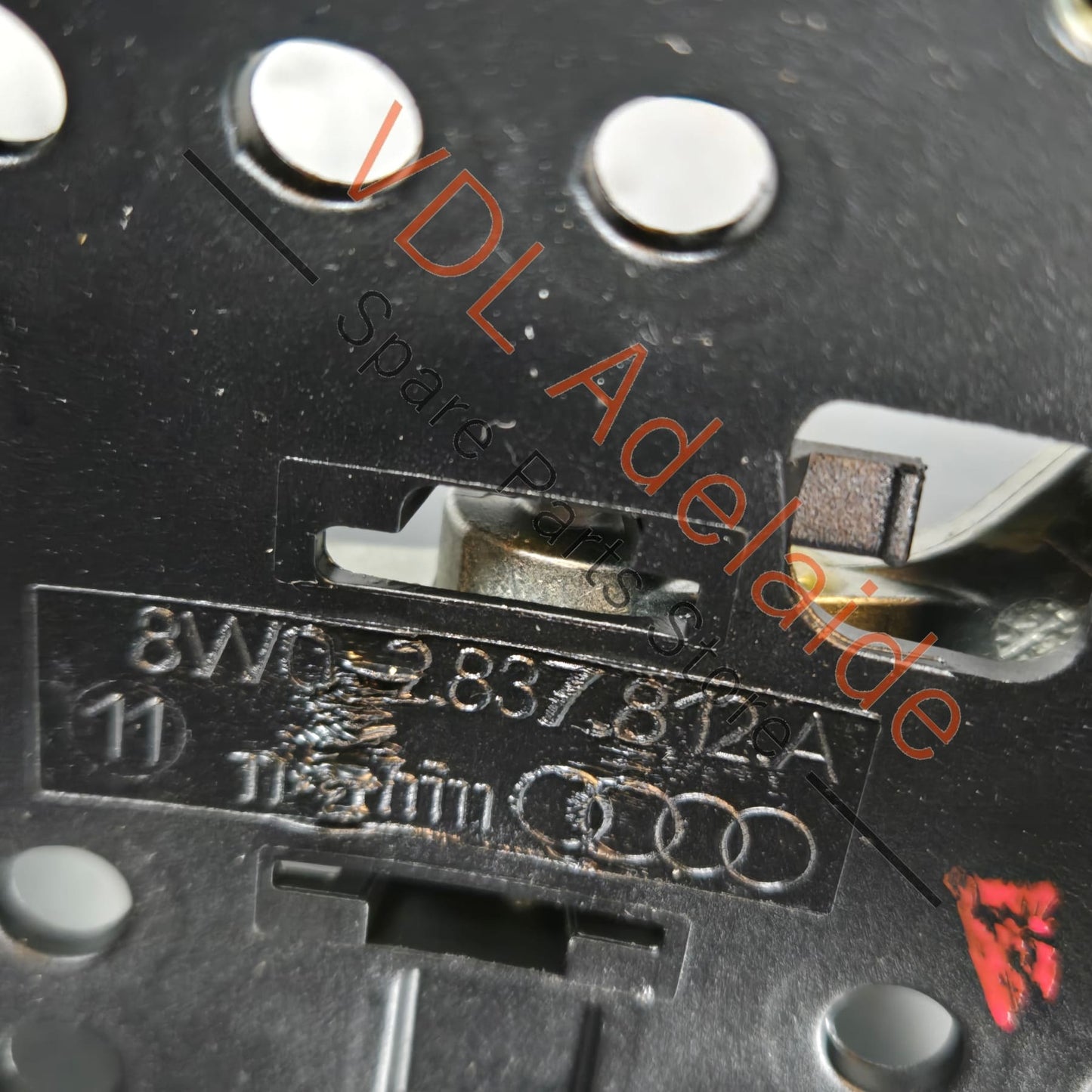 8W0837812A 8W0837206B Audi A4 A5 A7 Door Handle Mounting Bar Assembly Right Driver 8W0837812A 8W0837206B
