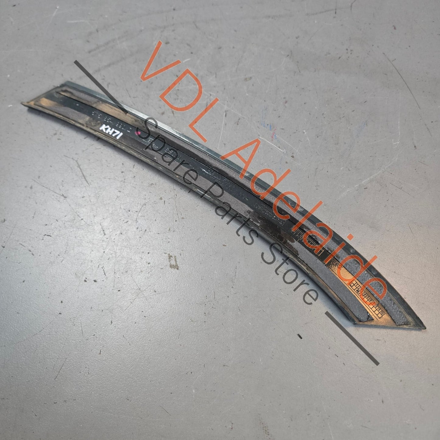 575854990DGRU 575854990D Cupra Ateca Right Rear Fender Wheel Arch Moulding 575854990D GRU 9S / X6T Camouflage Green Metallic