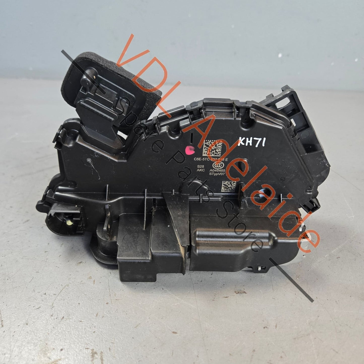 5TC837016E Cupra Ateca Front Left Door Lock Mechanism for Keyless entry vehicles 5TC837016E