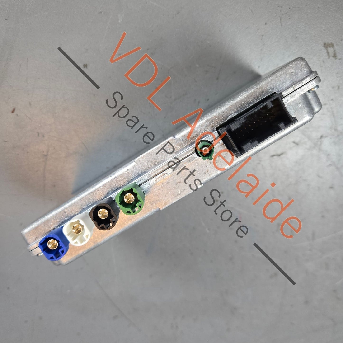 5Q0907556D VW Tiguan Cupra Ateca Control unit for Camera Aerial TOP VIEW 5Q0907556D