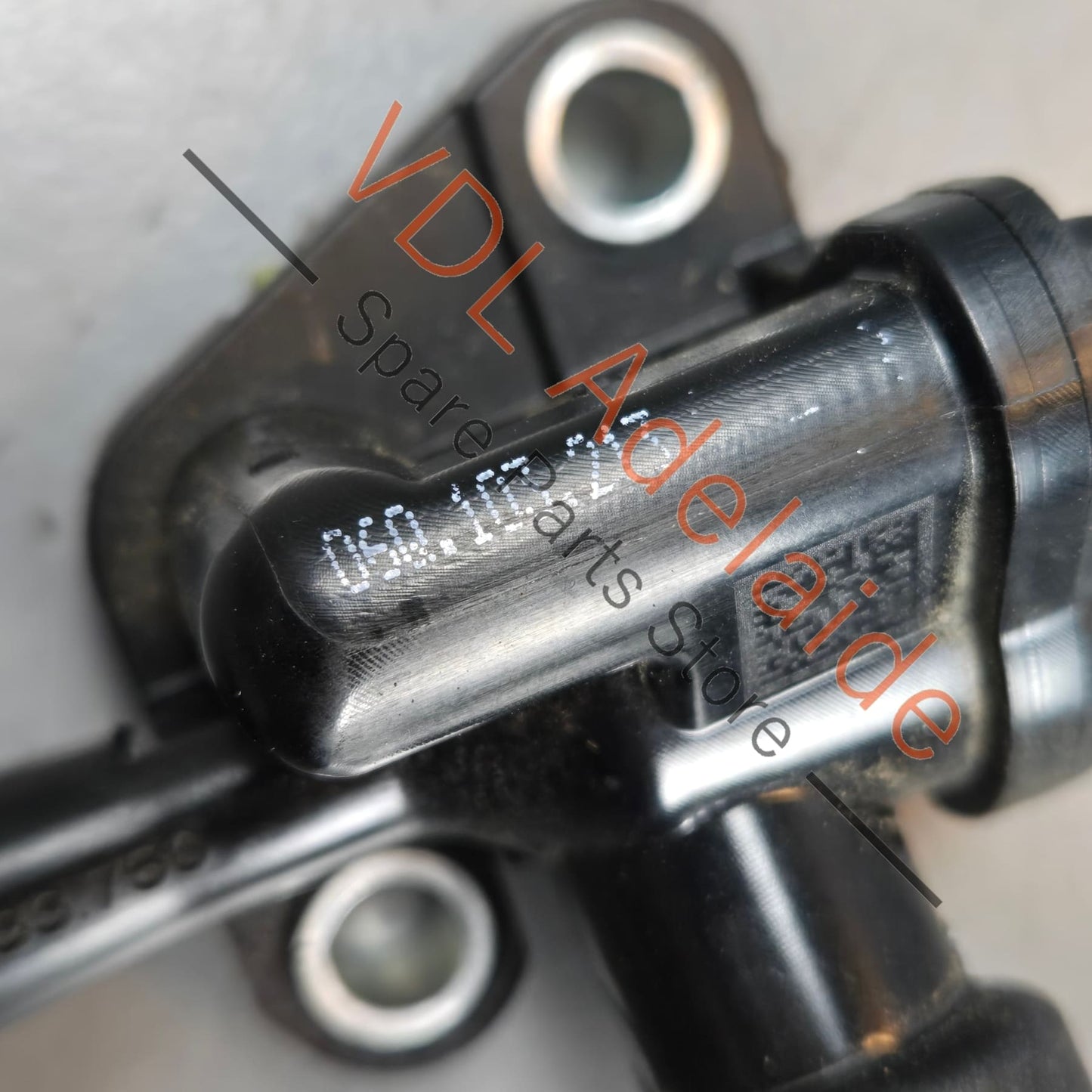06Q103213 06Q133750 Audi S3 8Y VW Golf R MK8 PCV Oil Breather Hose with Suction Pump 06Q103213 06Q133750