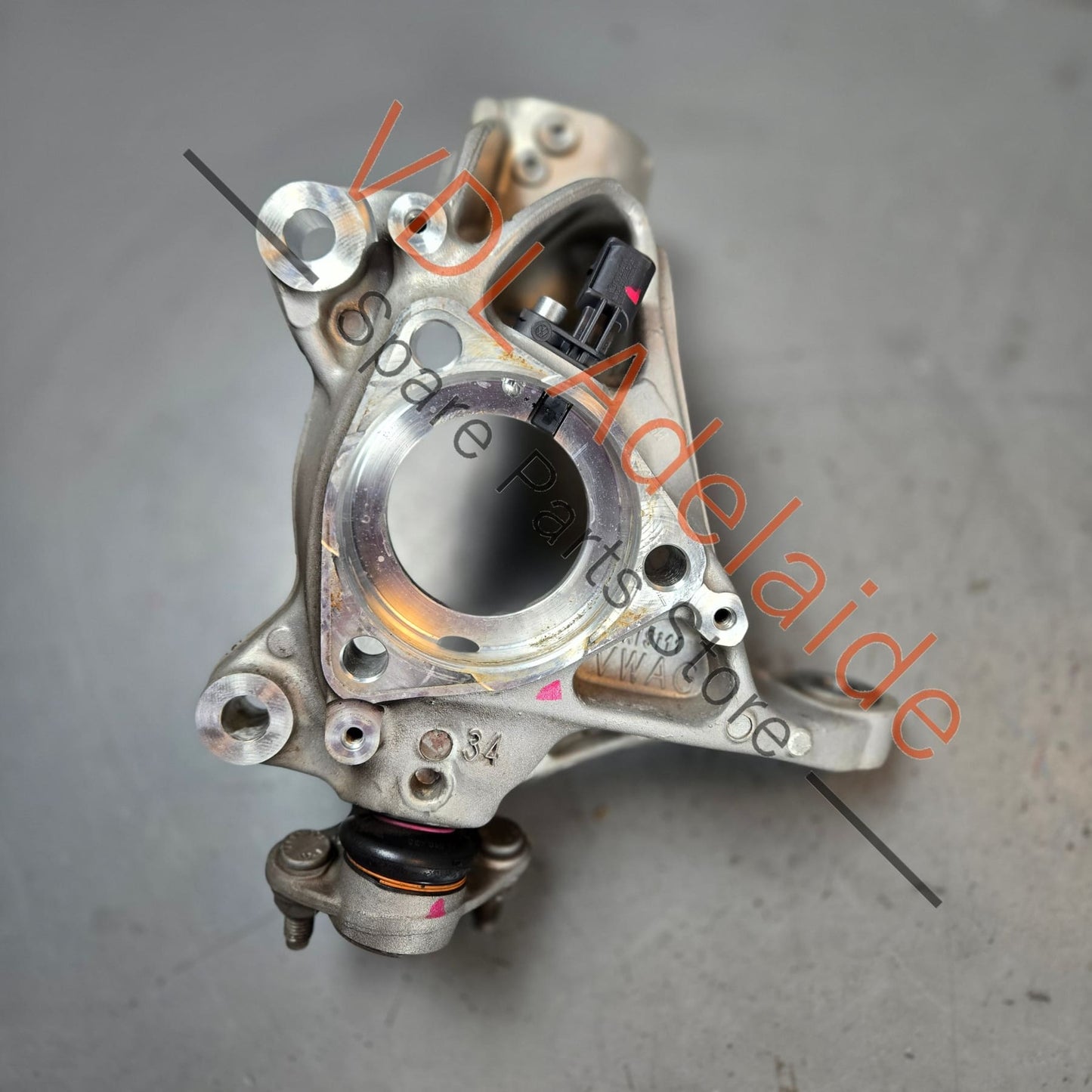5QD407253F 5Q0407253C 5Q0407253A 5Q0407257A Golf MK8 Passat Cupra Ateca Front Left Hub Knuckle Wheel Bearing Housing 5QD407253F 5Q0407253C 5Q0407253A