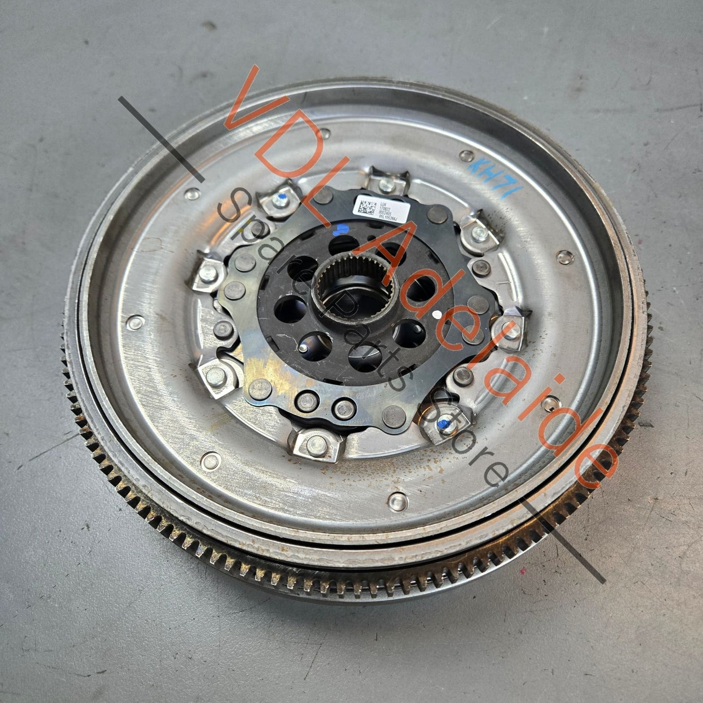 05L105266J VW Multivan T7 Golf MK8 R Audi S3 8Y Dual Mass Flywheel 05L105266J