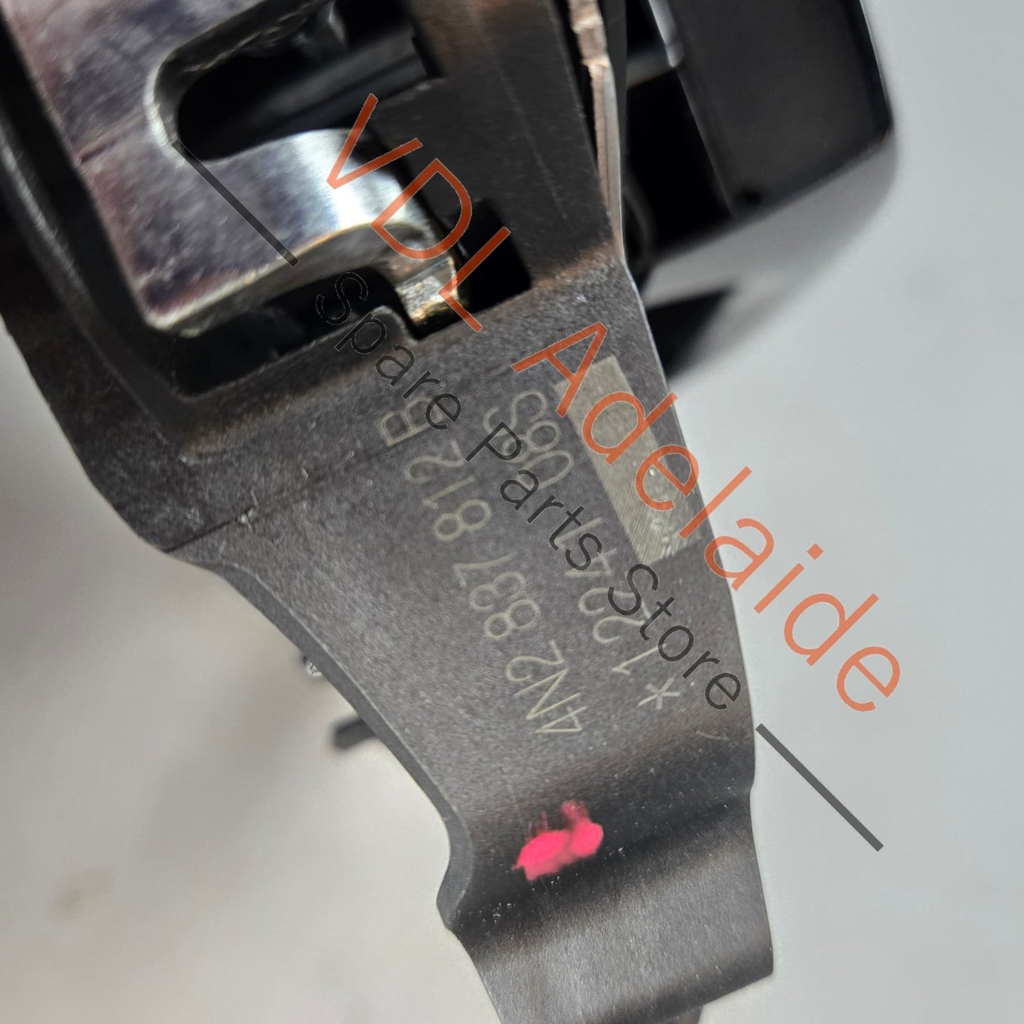 4N0927754 4N2837812B 4N0837208AGRU Audi Right Side Drivers Door Handle with Keyless Sensor 4N0927754 4N0837208A GRU 4N2837812B