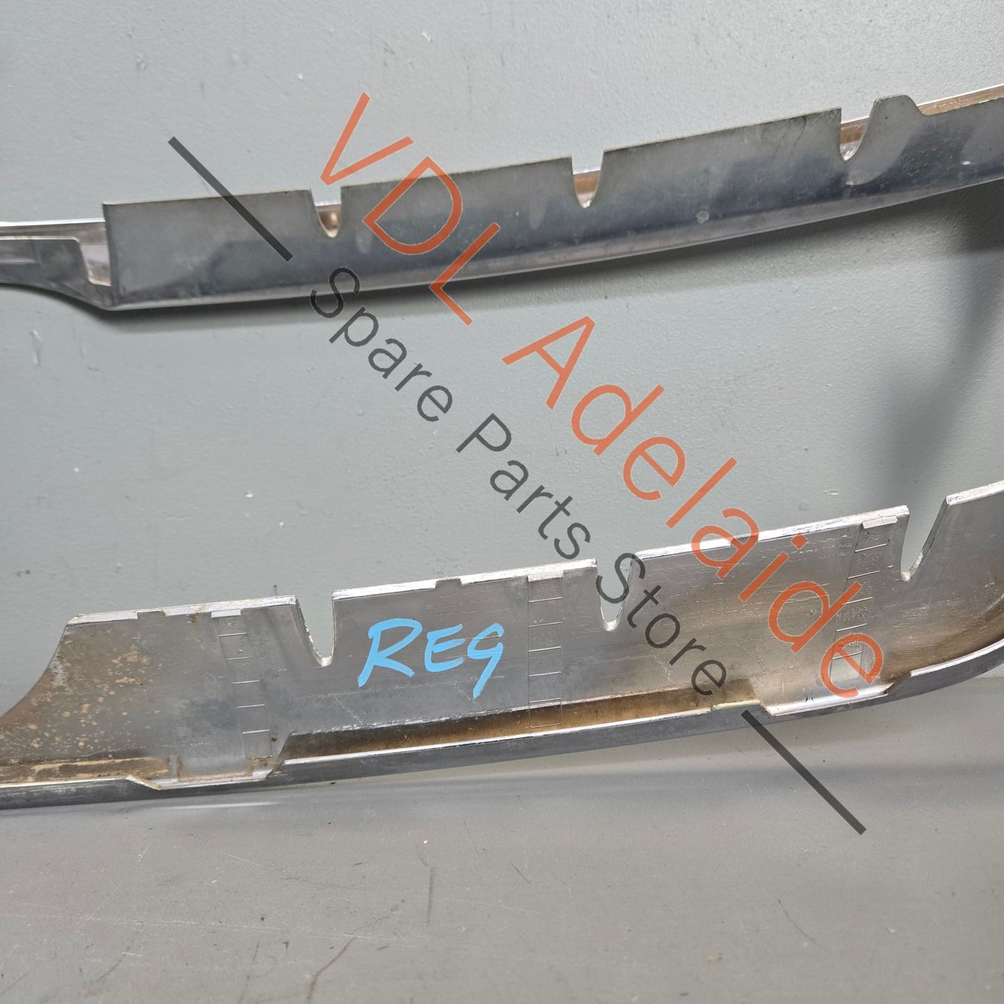 7L6853653J VW Touareg 7L 2006-2008 Front Grille Surround Chrome 7L6853653J