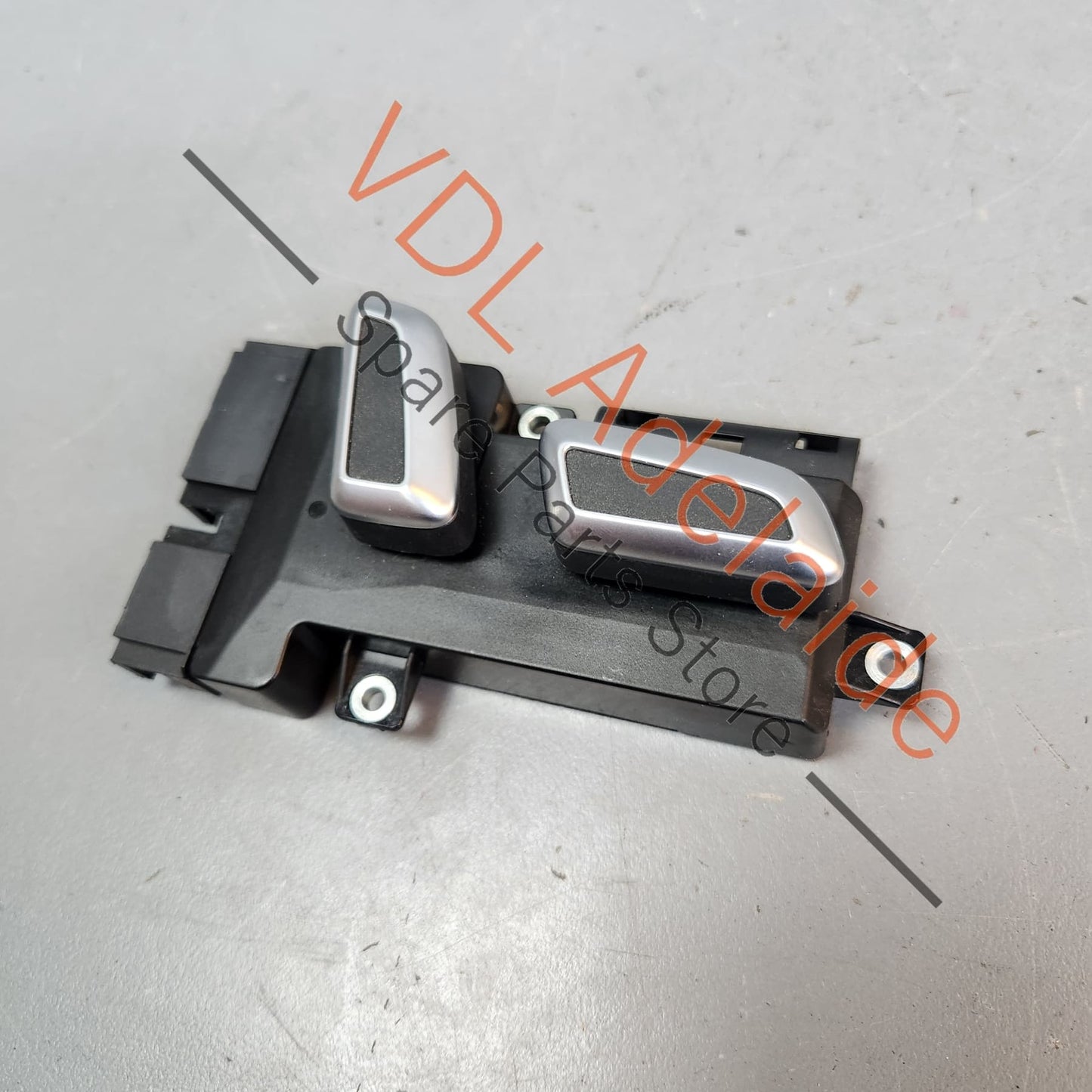 8K0959748C Audi A4 B8 8K Seat Adjustment Switch for Front Right Driver RHD 8K0959748C