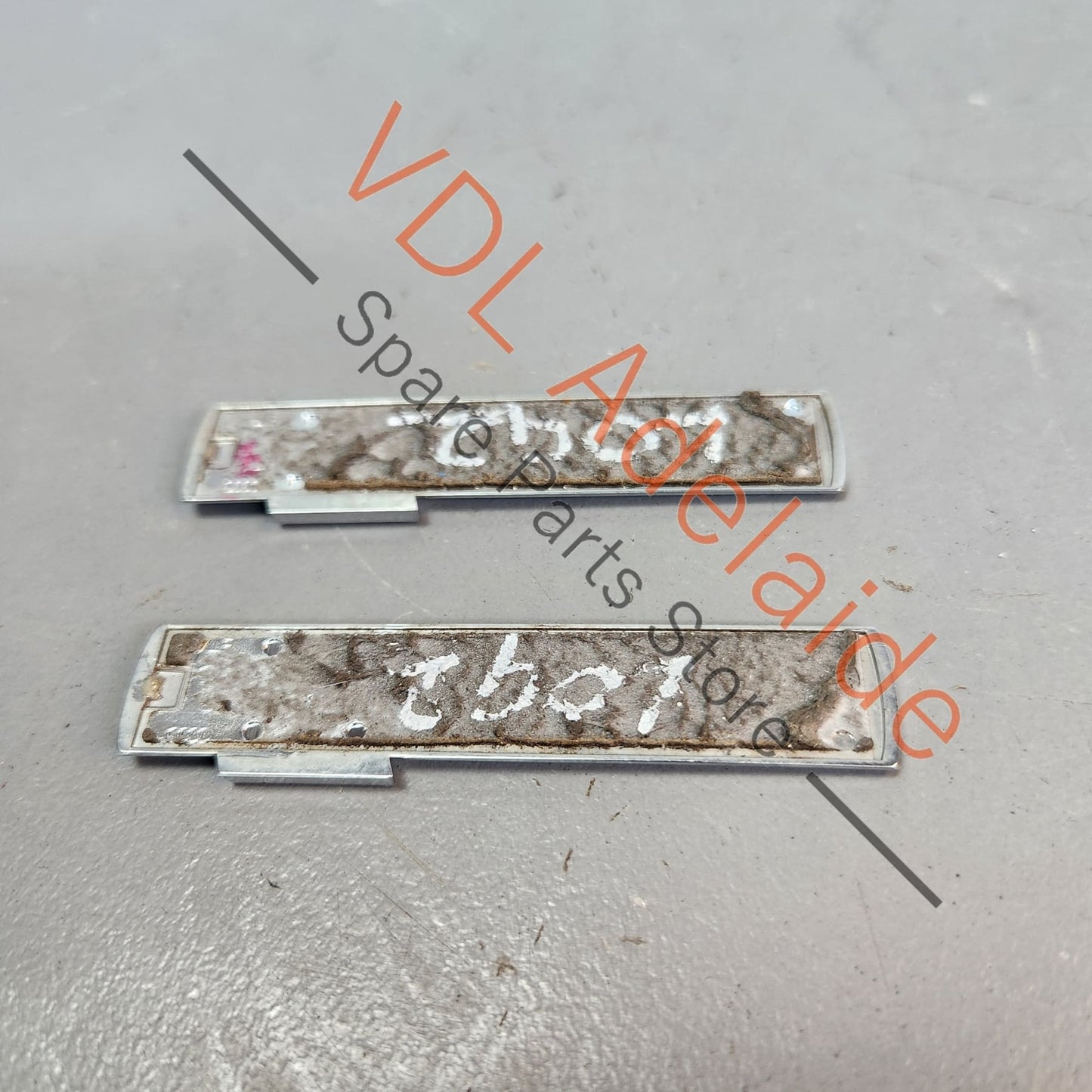 8N0853601A Audi A4 B8 8K Side Fender Guard S-Line Badge Inscription Pair 8N0853601A