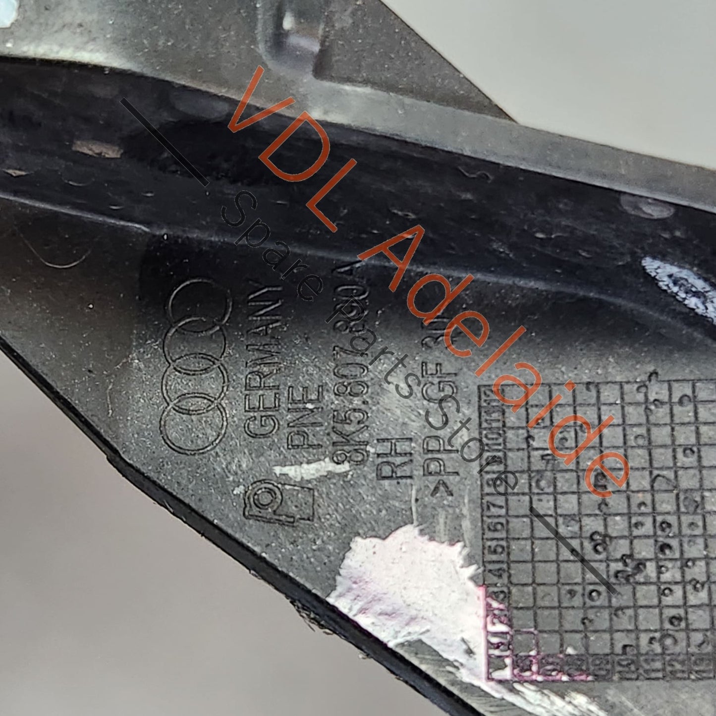 8K5807890A Audi A4 B8 8K Rear Bumper Carrier Guide Upper Right Section Bracket 8K5807890A
